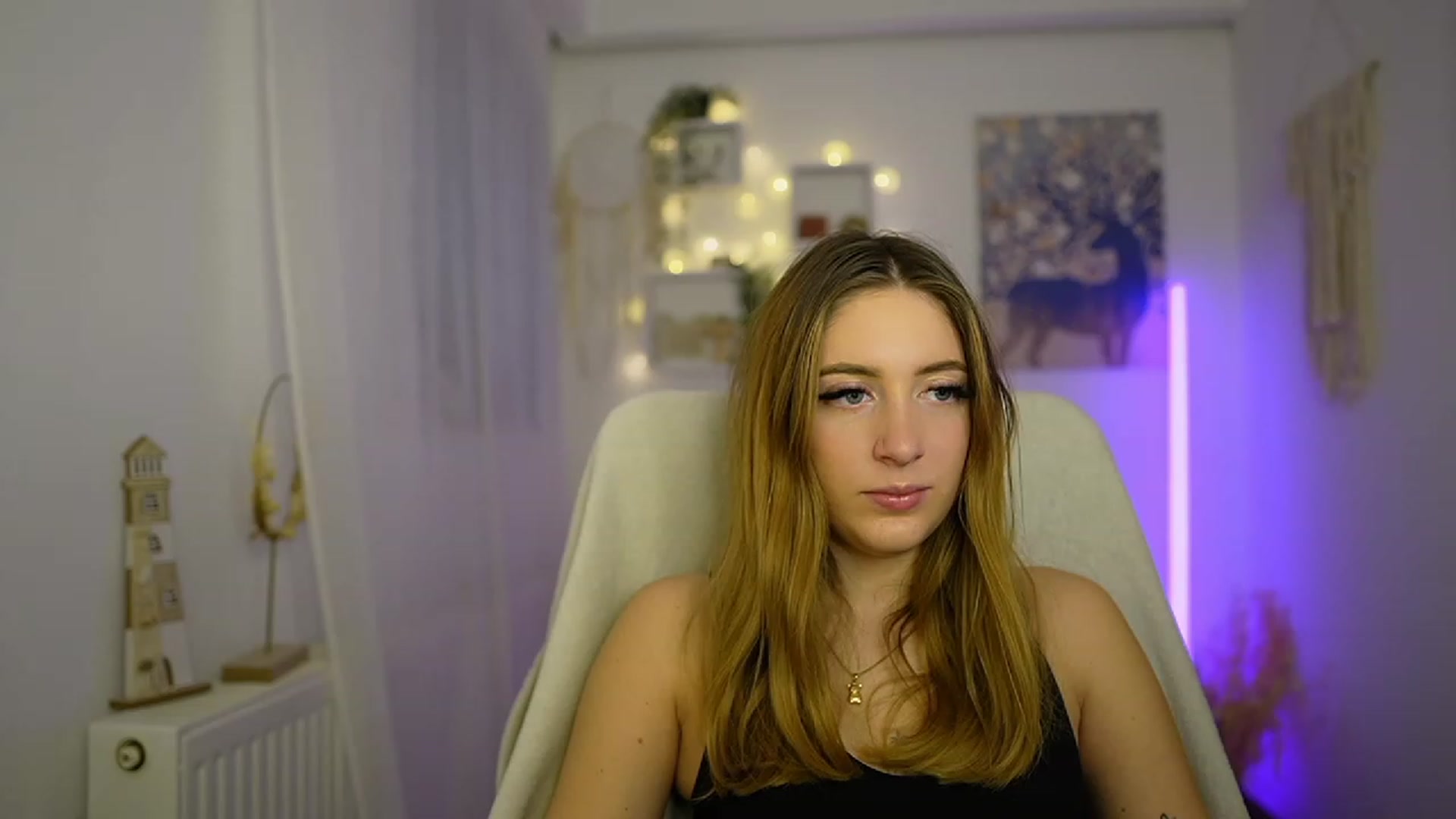 Gallery image thumbnail from Tina_Nappi18's myfreecams stream on, 01/25/2024, 15:31 image 9 of 20