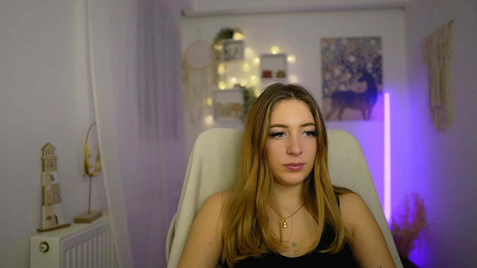 Gallery image thumbnail from Tina_Nappi18's myfreecams stream on, 01/25/2024, 16:27 image 15 of 20