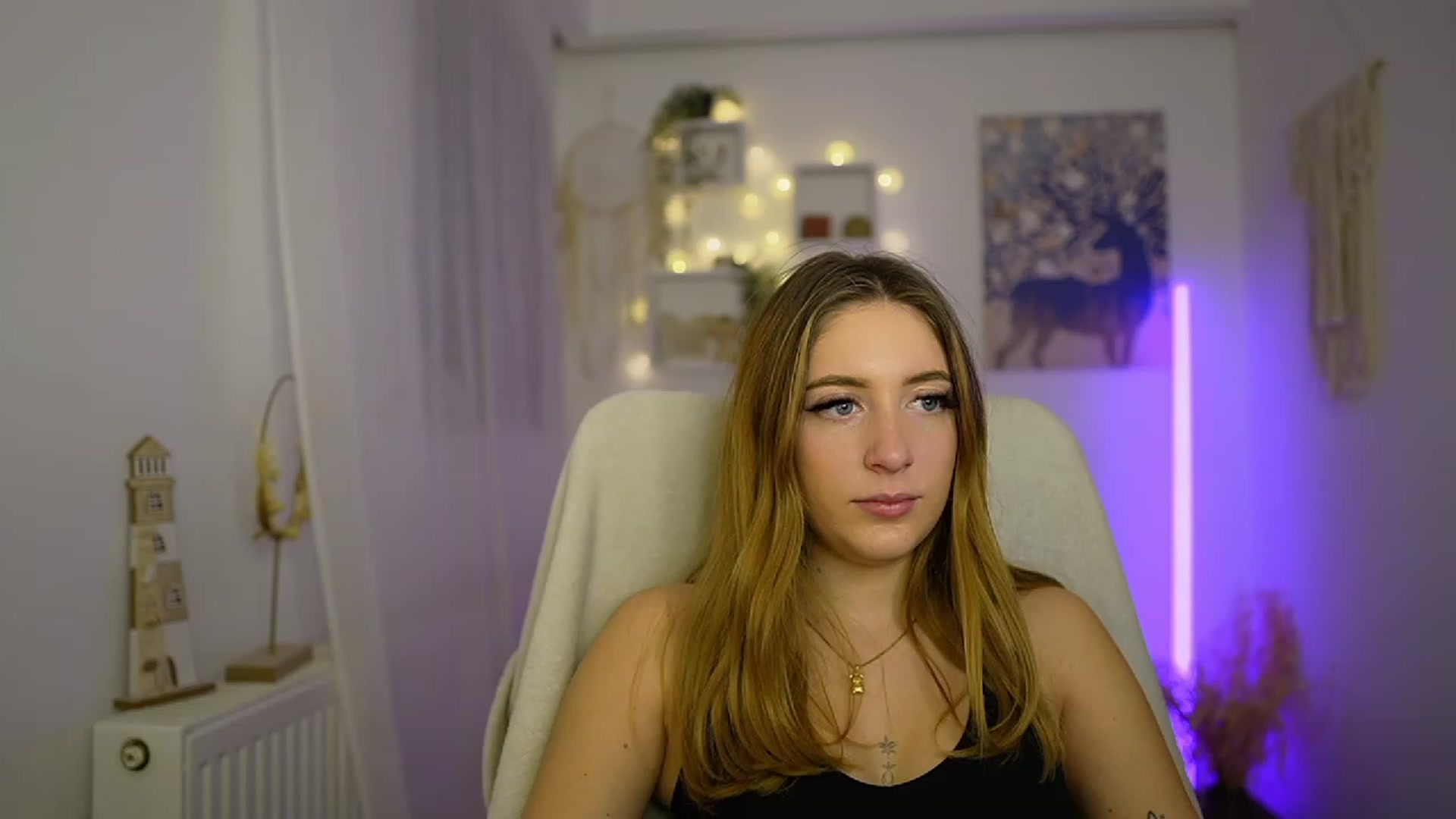Gallery image thumbnail from Tina_Nappi18's myfreecams stream on, 01/25/2024, 16:27 image 7 of 20