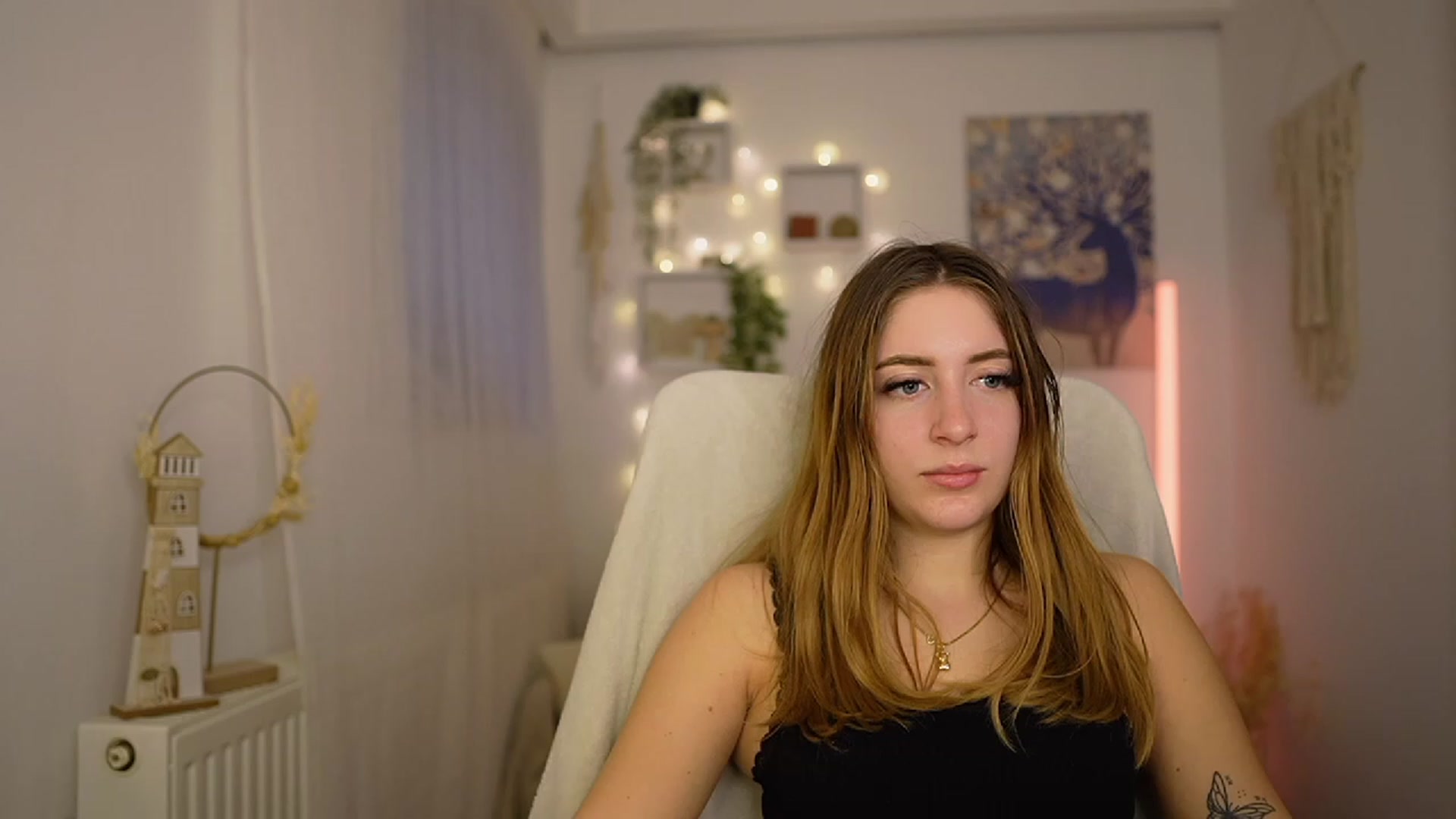 Gallery image thumbnail from Tina_Nappi18's myfreecams stream on, 01/29/2024, 15:43 image 12 of 20