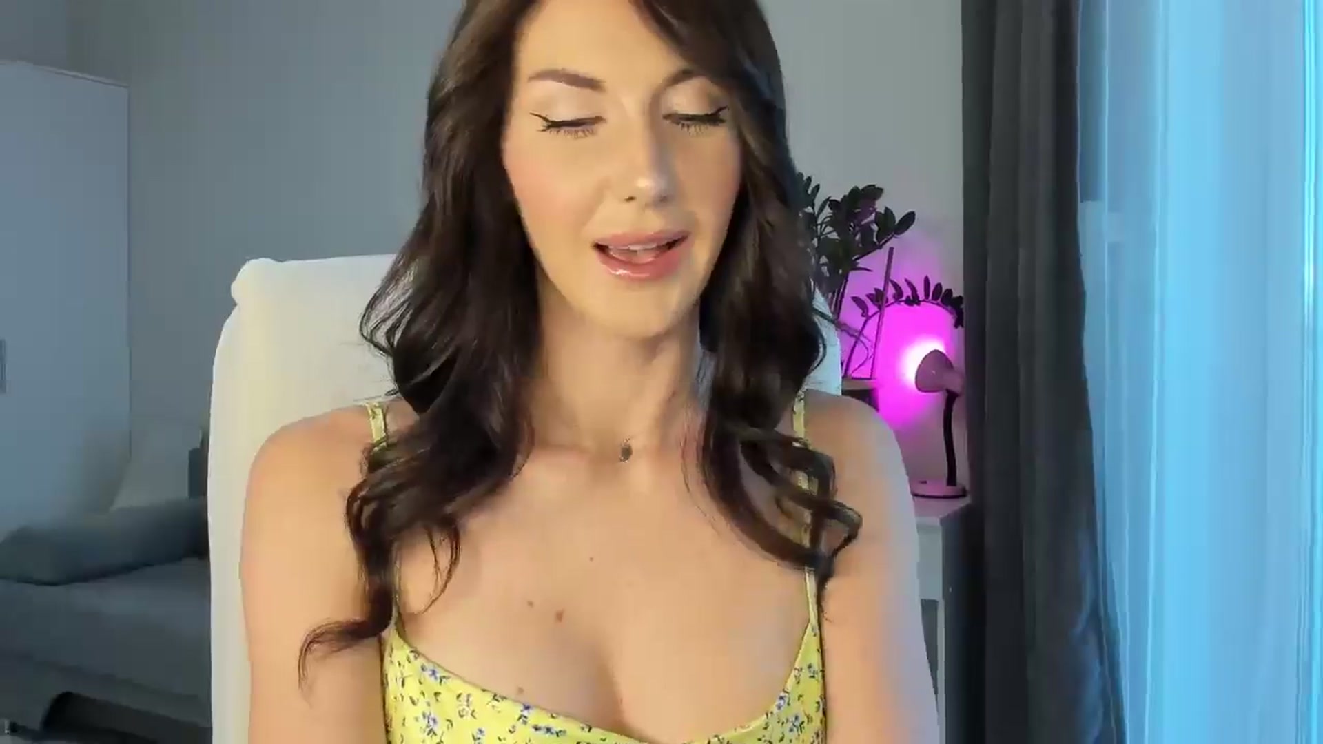 Gallery image thumbnail from Tina_candy's myfreecams stream on, 10/27/2025, 04:59 image 9 of 20