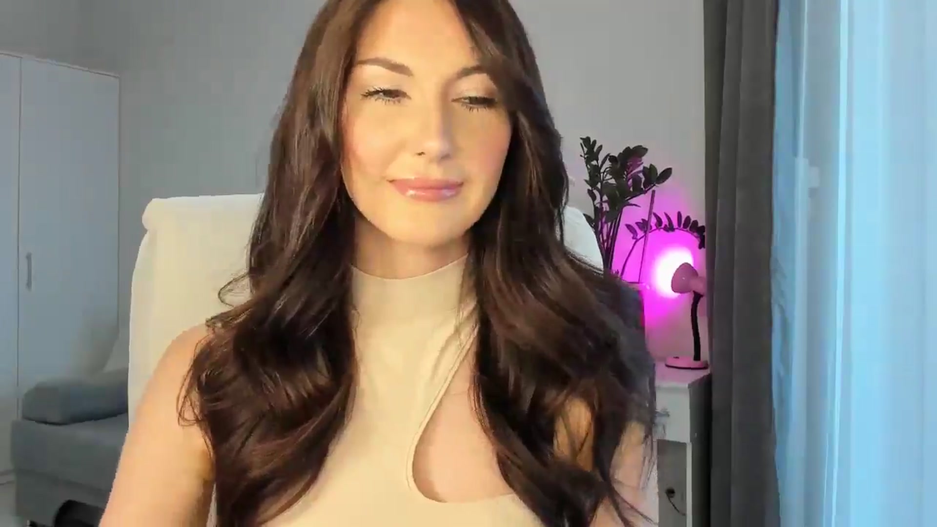 Gallery image thumbnail from Tina_candy's myfreecams stream on, 11/03/2025, 05:44 image 17 of 20