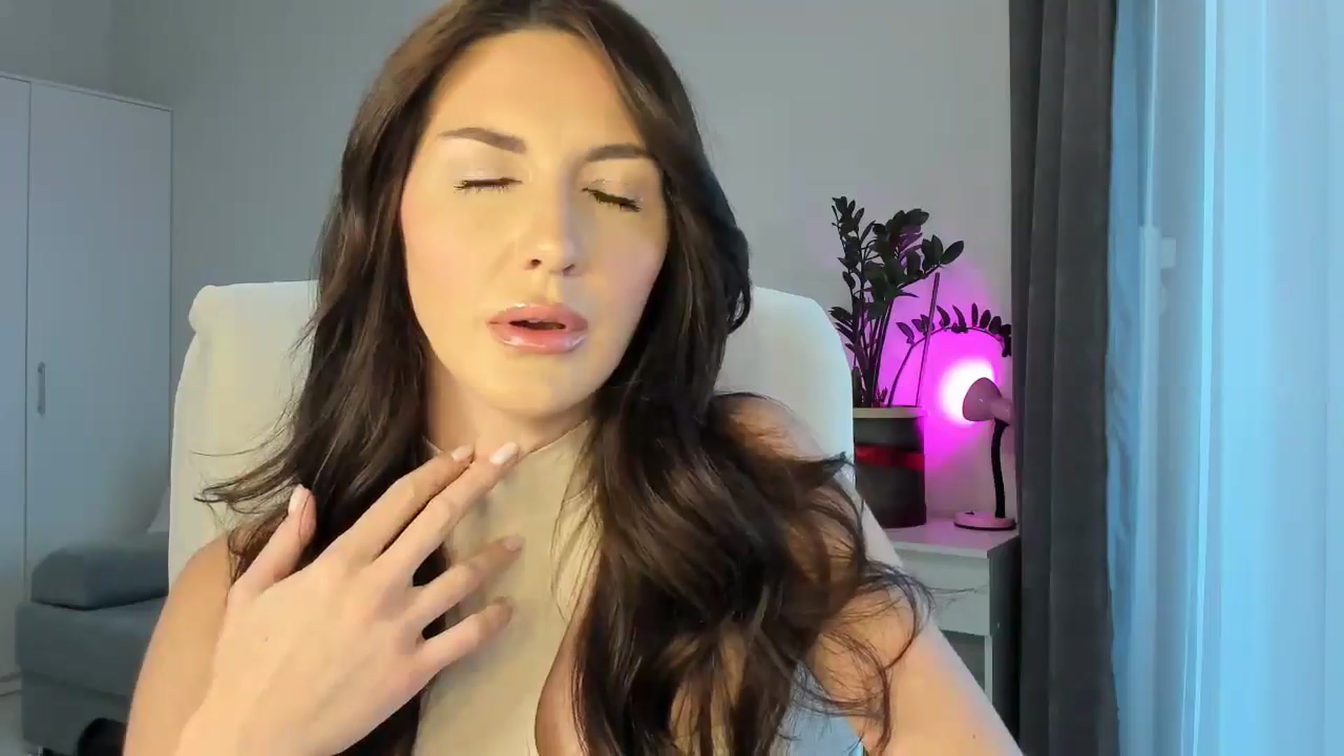 Gallery image thumbnail from Tina_candy's myfreecams stream on, 11/03/2025, 05:44 image 18 of 20