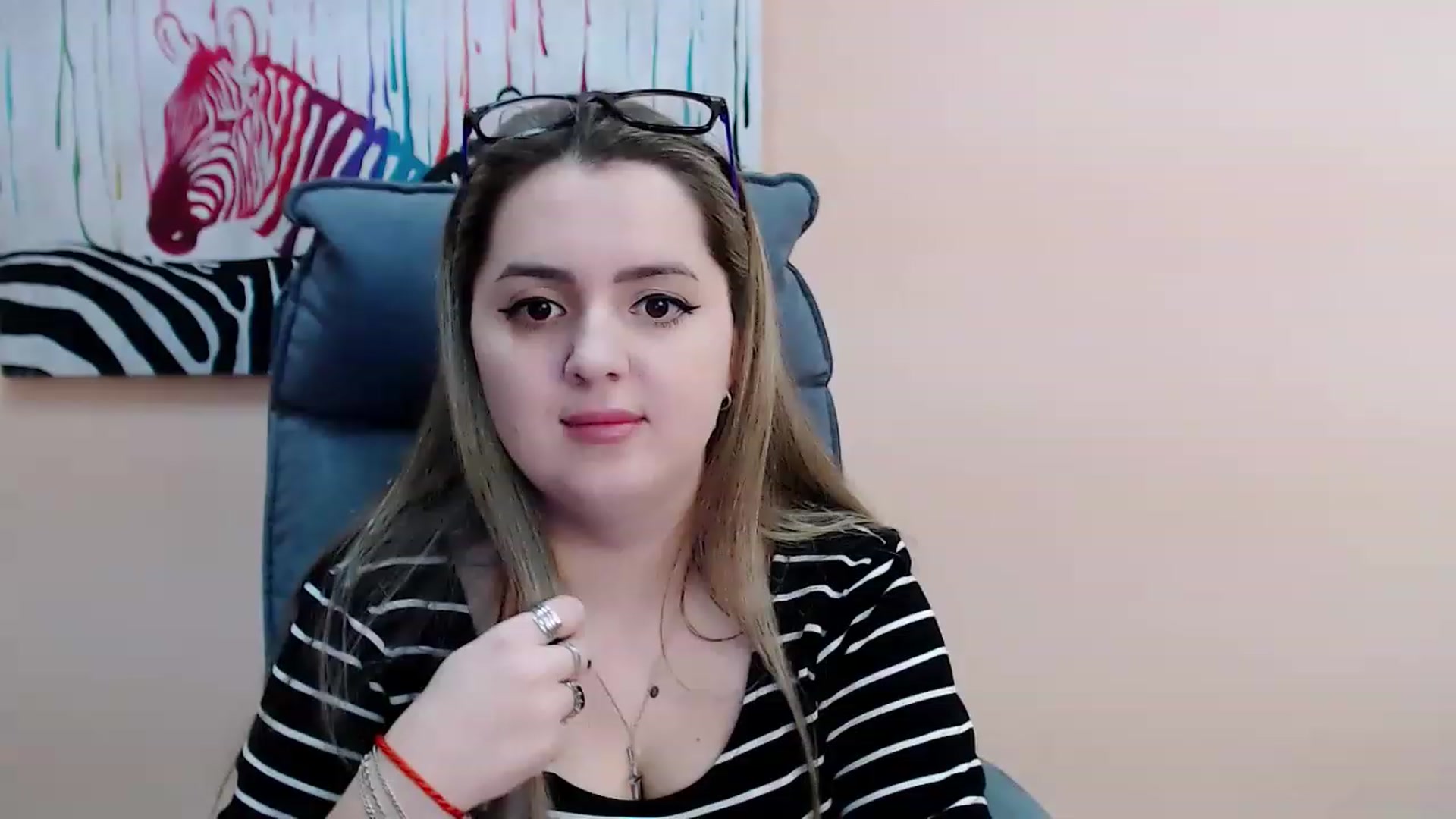 Gallery image thumbnail from Tina_eyes's myfreecams stream on, 03/20/2023, 13:45 image 17 of 20