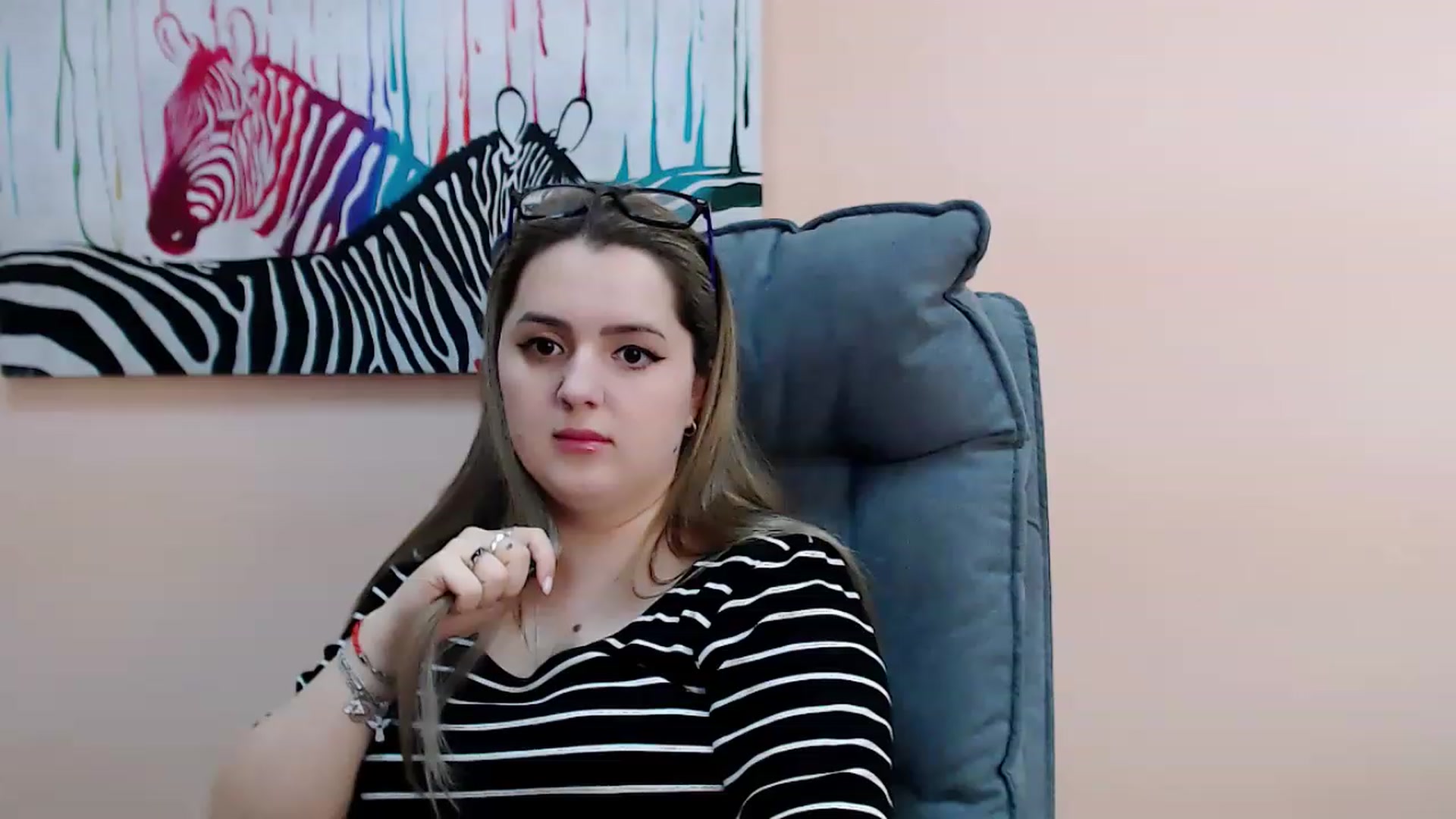 Gallery image thumbnail from Tina_eyes's myfreecams stream on, 03/20/2023, 13:45 image 12 of 20