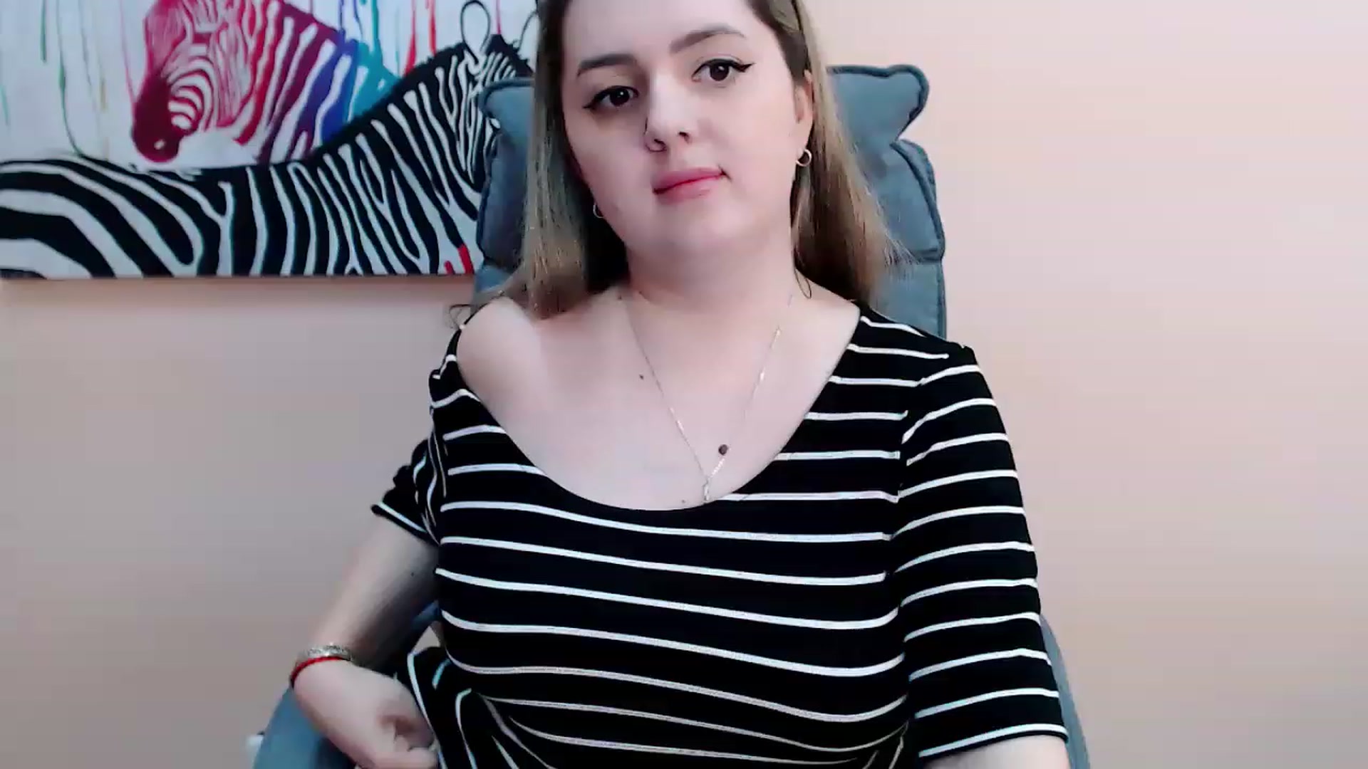 Gallery image thumbnail from Tina_eyes's myfreecams stream on, 03/20/2023, 14:10 image 16 of 20