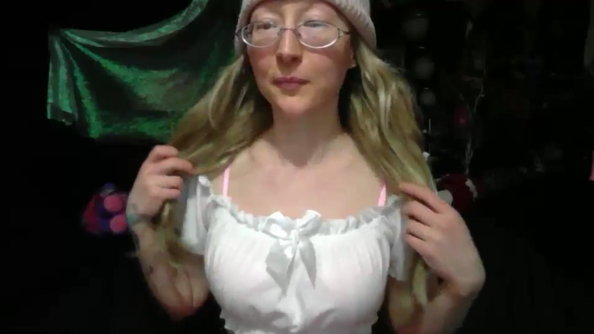 Gallery image thumbnail from TinkaMischief's myfreecams stream on, 05/16/2025, 09:02 image 4 of 20