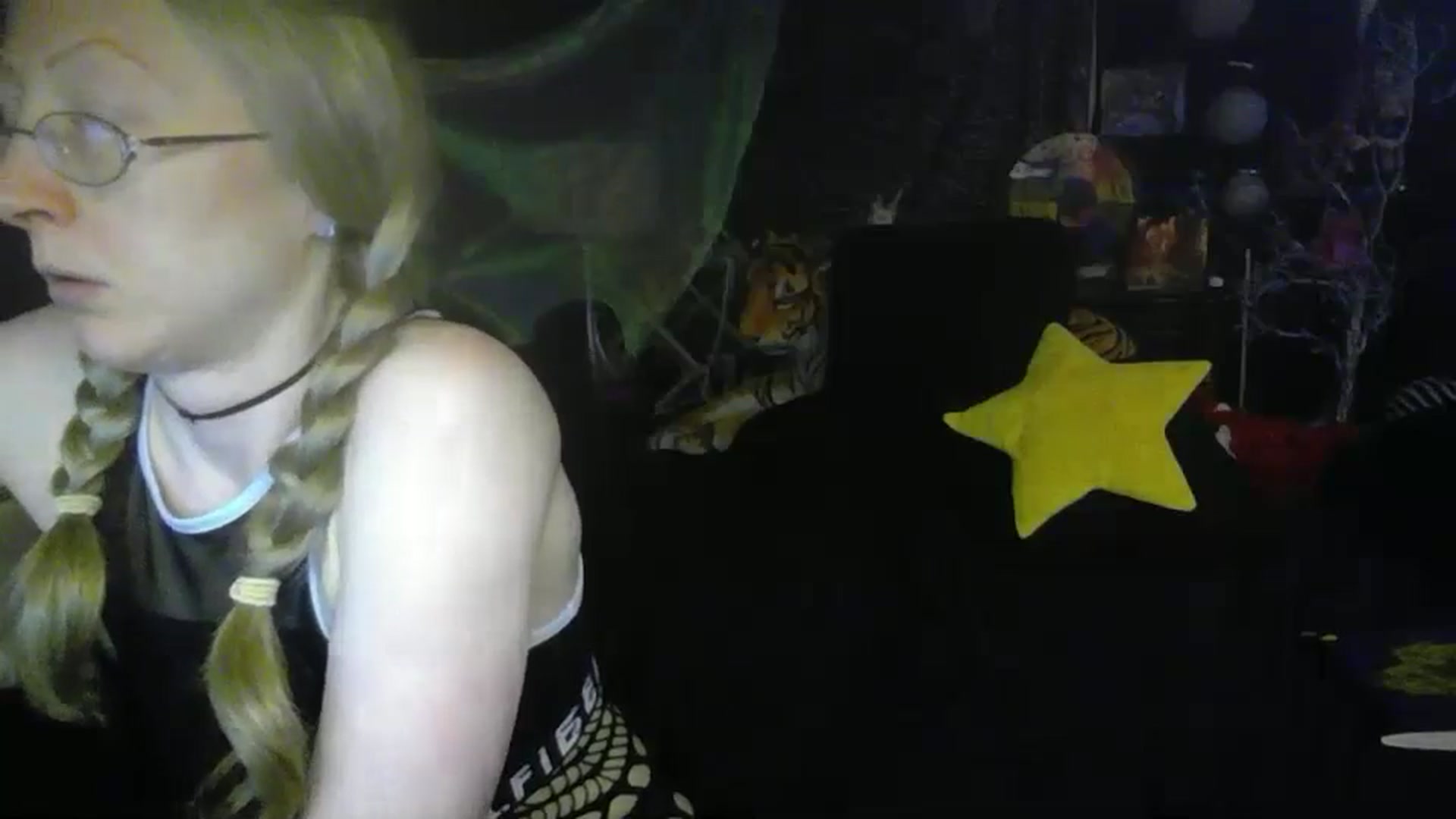 Gallery image thumbnail from TinkaMischief's myfreecams stream on, 05/21/2025, 06:44 image 6 of 20