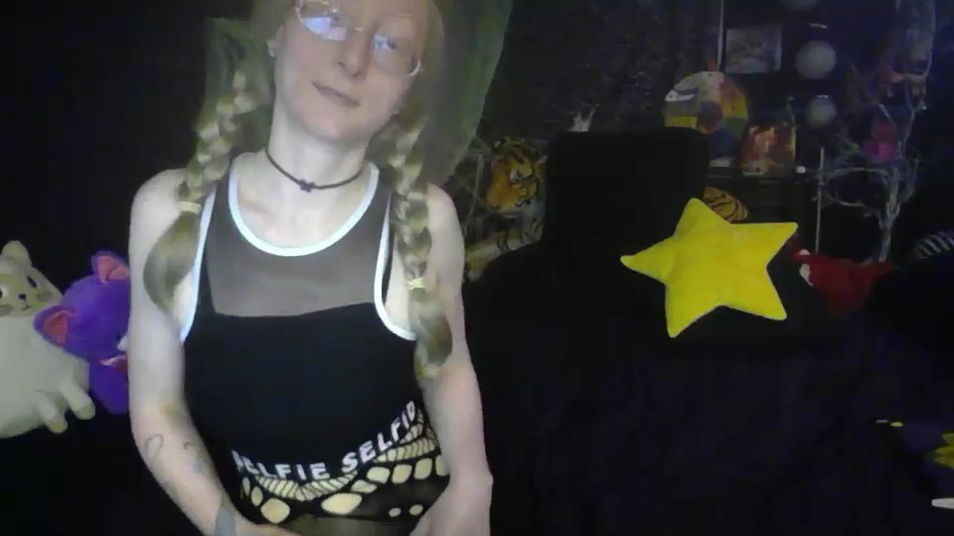 Gallery image thumbnail from TinkaMischief's myfreecams stream on, 05/21/2025, 06:44 image 14 of 20