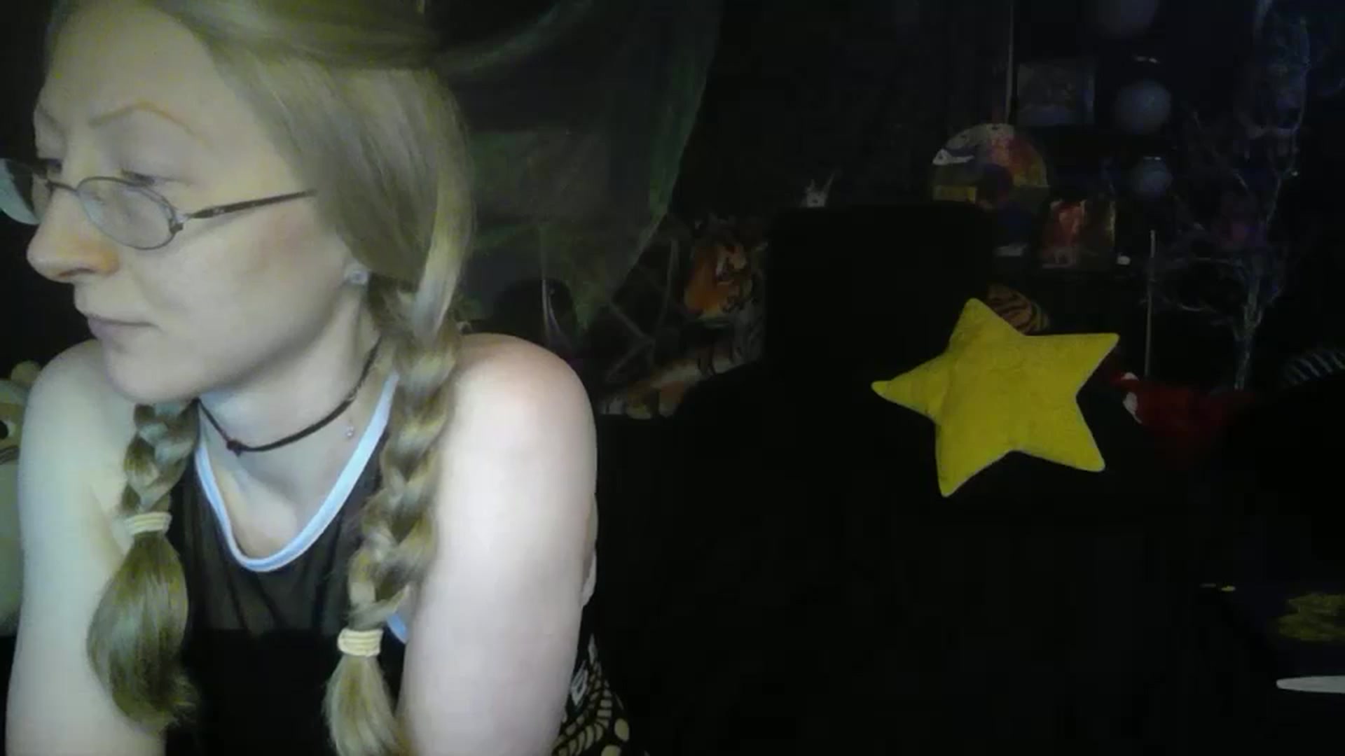 Gallery image thumbnail from TinkaMischief's myfreecams stream on, 05/21/2025, 06:44 image 7 of 20