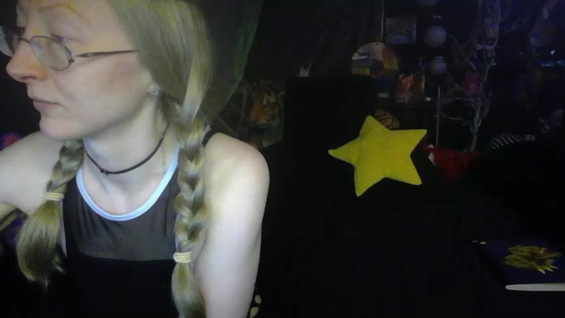 Gallery image thumbnail from TinkaMischief's myfreecams stream on, 05/21/2025, 06:44 image 15 of 20