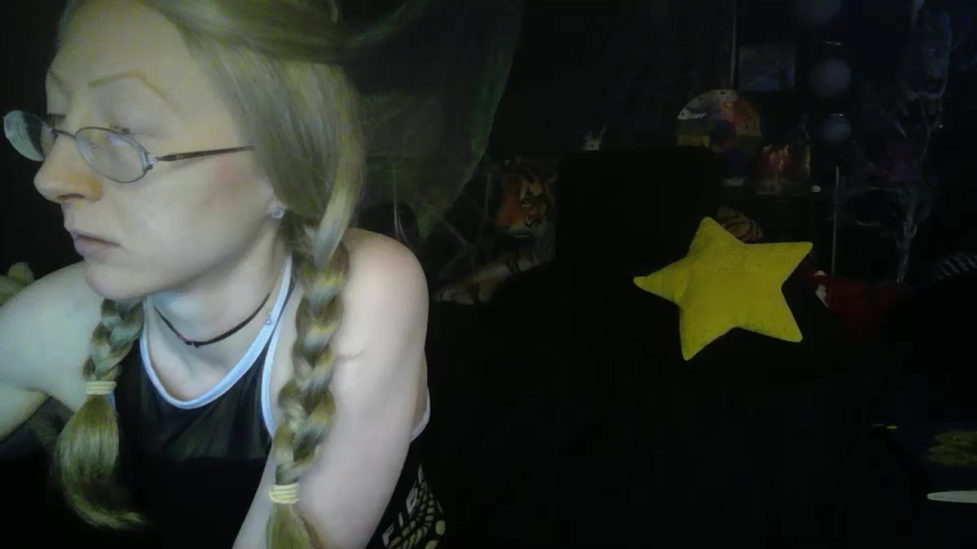 Gallery image thumbnail from TinkaMischief's myfreecams stream on, 05/21/2025, 06:44 image 9 of 20