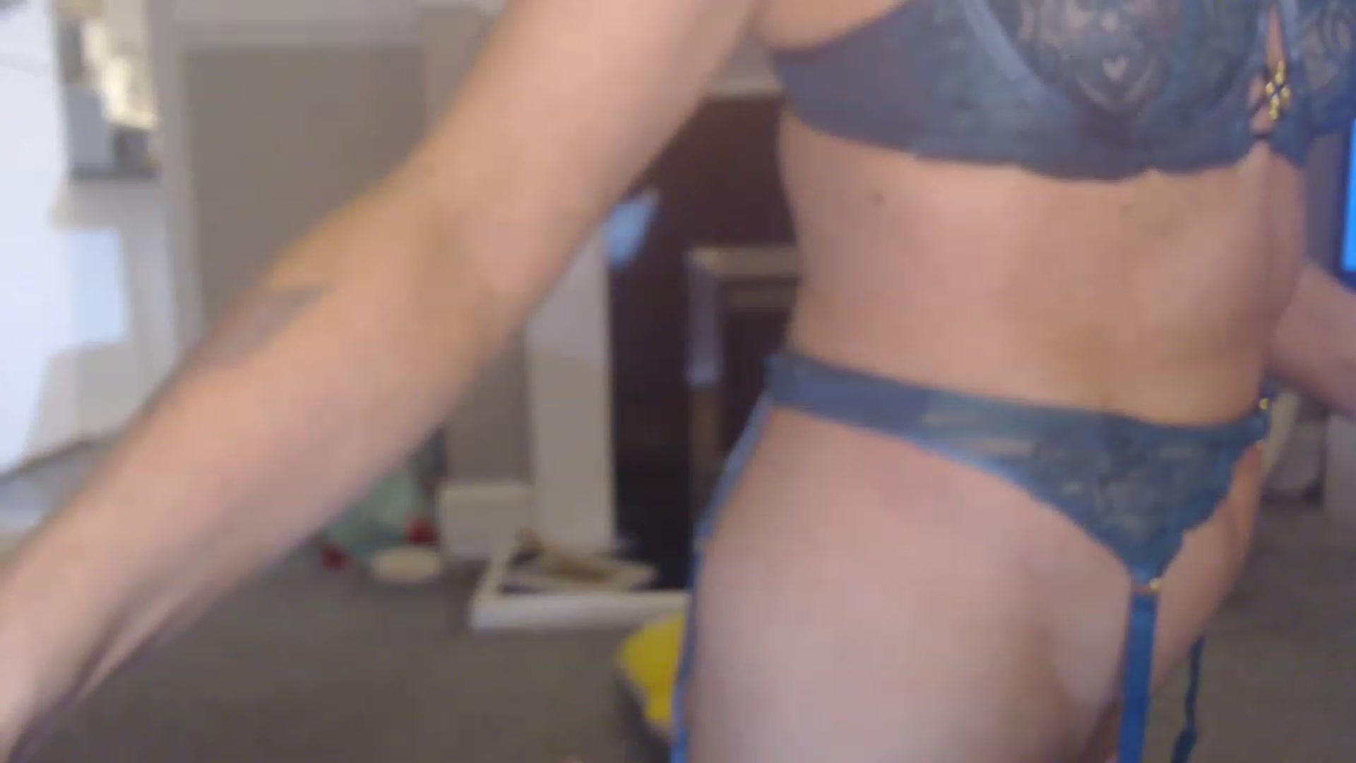 Gallery image thumbnail from Tinkerbell53's myfreecams stream on, 11/19/2022, 01:54 image 15 of 20