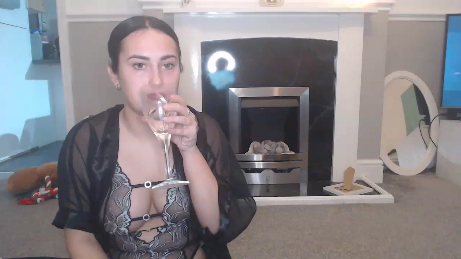 Gallery image thumbnail from Tinkerbell53's myfreecams stream on, 11/25/2022, 03:38 image 6 of 20