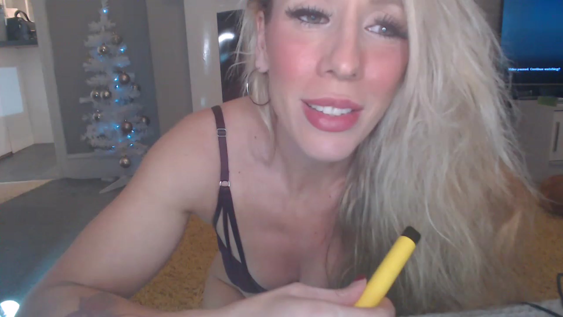 Gallery image thumbnail from Tinkerbell53's myfreecams stream on, 12/30/2022, 01:37 image 5 of 20