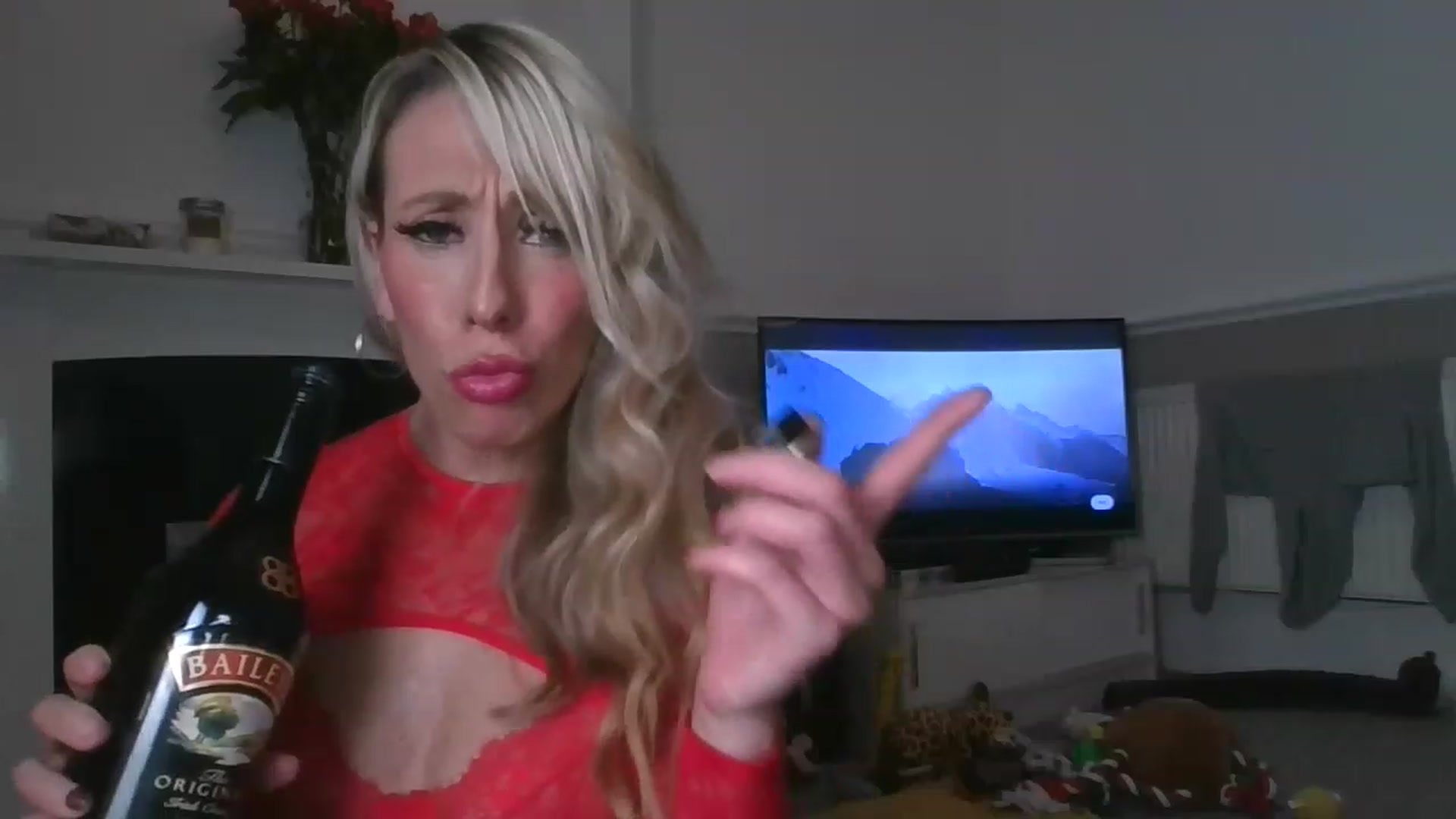 Gallery image thumbnail from Tinkerbell53's myfreecams stream on, 01/02/2023, 24:01 image 14 of 20