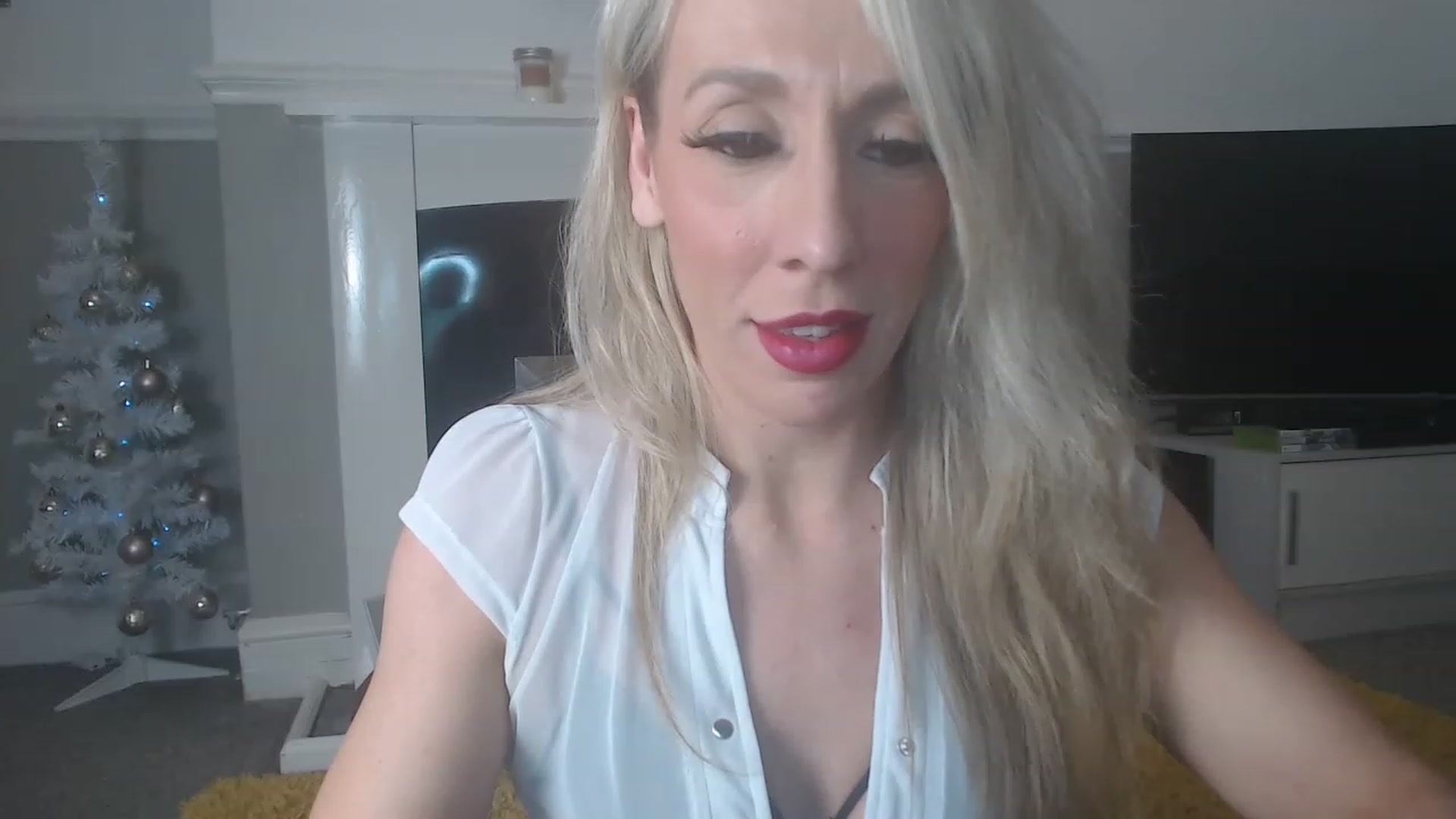 Gallery image thumbnail from Tinkerbell53's myfreecams stream on, 01/04/2023, 24:06 image 7 of 20