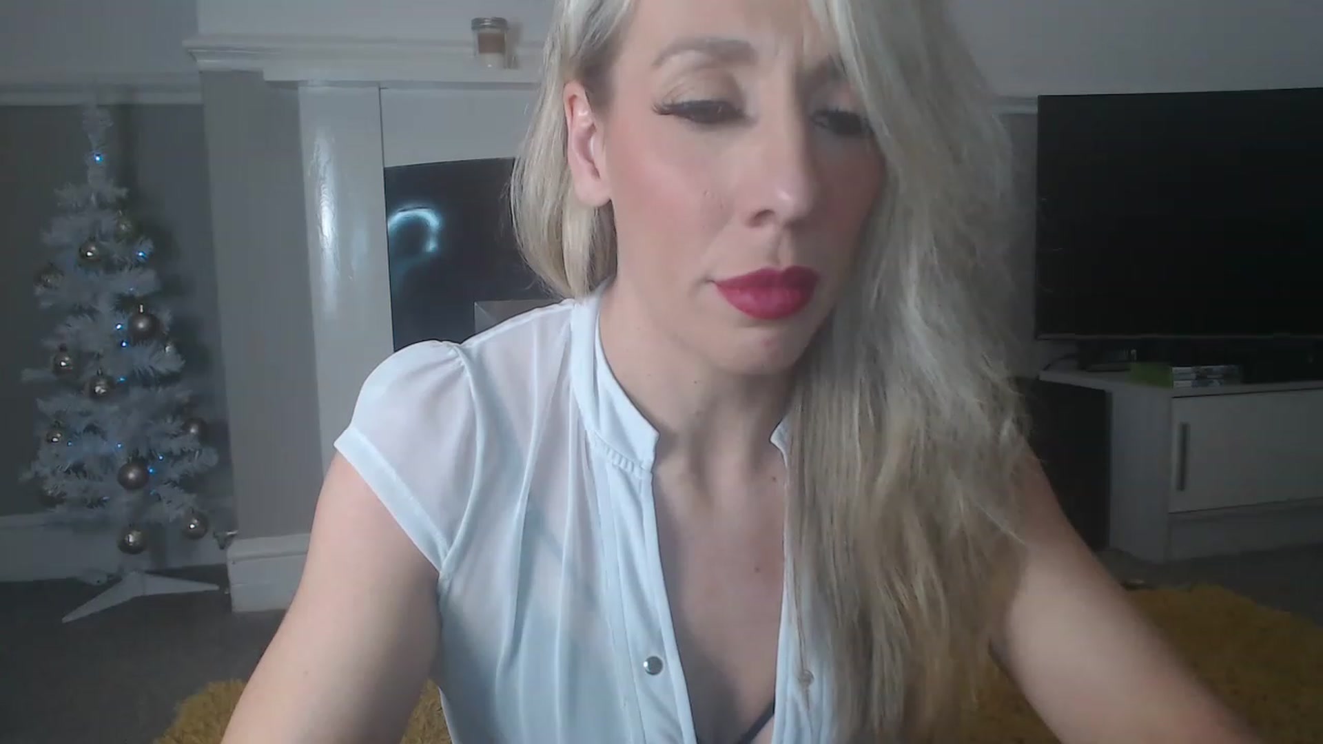 Gallery image thumbnail from Tinkerbell53's myfreecams stream on, 01/04/2023, 24:06 image 8 of 20