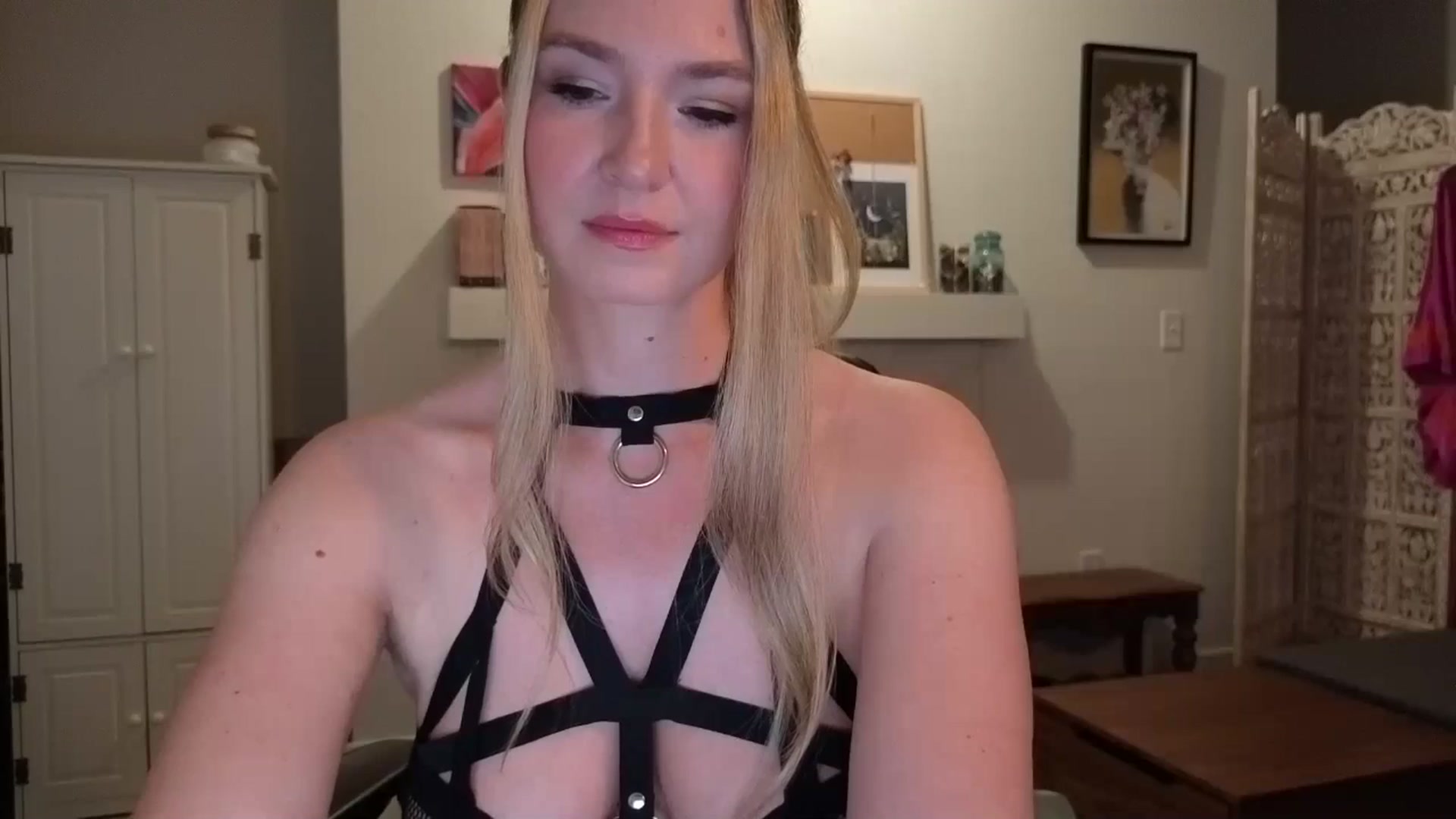 Gallery image thumbnail from Tinkerhell_'s myfreecams stream on, 05/22/2025, 03:07 image 18 of 20