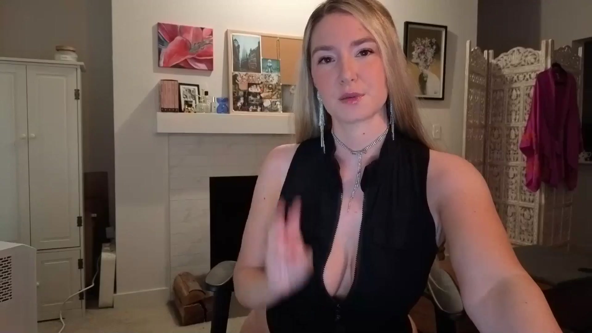 Gallery image thumbnail from Tinkerhell_'s myfreecams stream on, 05/31/2025, 20:32 image 3 of 20