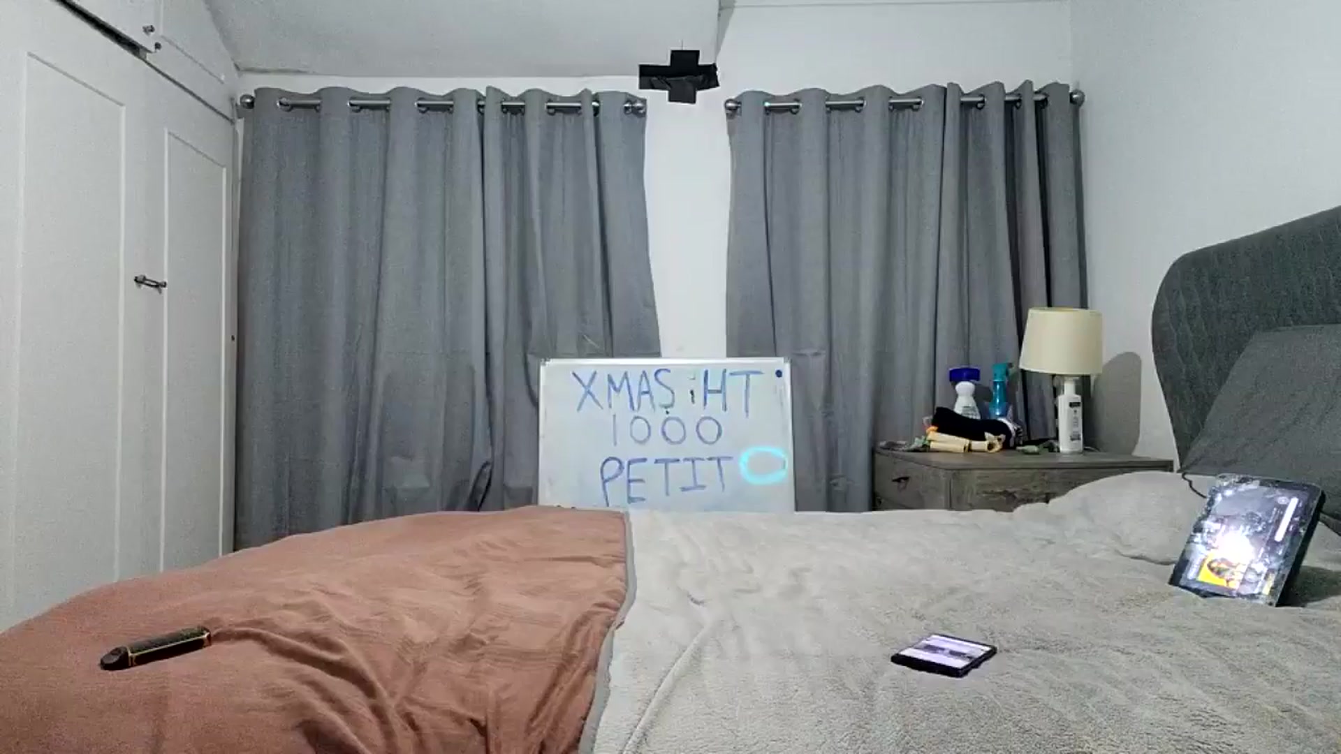 Gallery image thumbnail from TinselTrouble's myfreecams stream on, 12/15/2024, 23:44 image 18 of 20