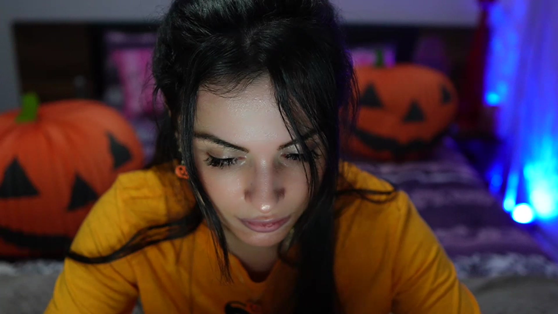 Gallery image thumbnail from TinyAndrea's myfreecams stream on, 10/31/2023, 24:02 image 12 of 20