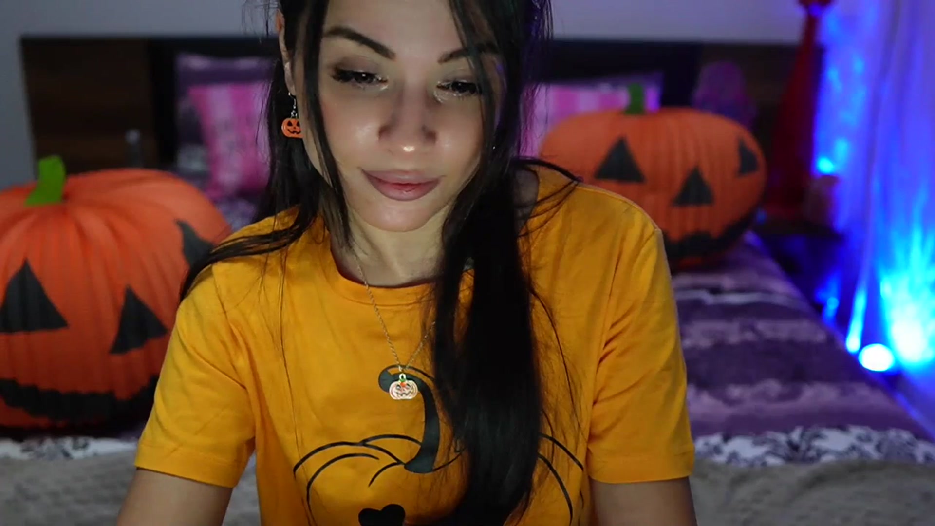 Gallery image thumbnail from TinyAndrea's myfreecams stream on, 10/31/2023, 24:02 image 5 of 20