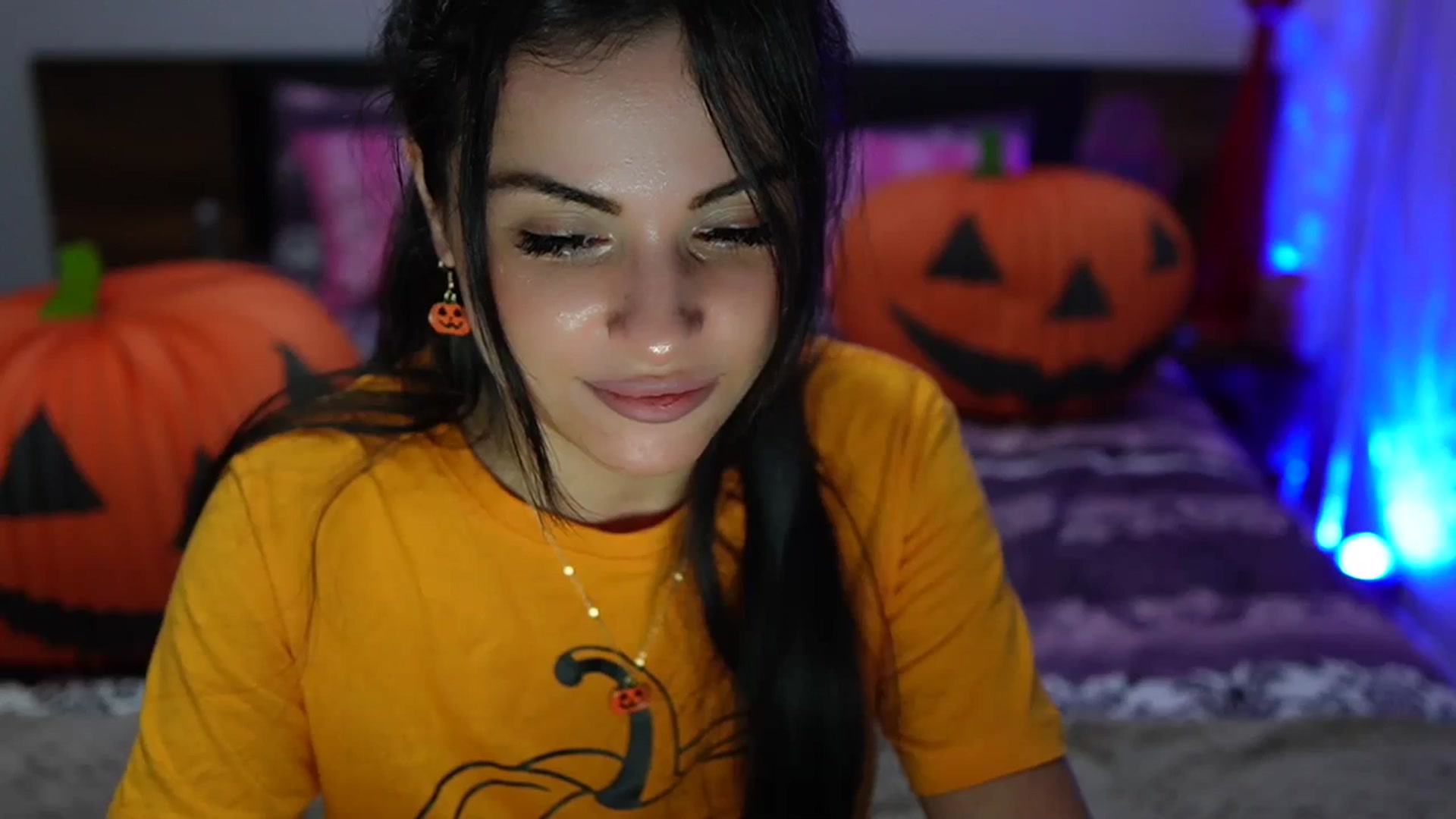 Gallery image thumbnail from TinyAndrea's myfreecams stream on, 10/31/2023, 24:02 image 3 of 20