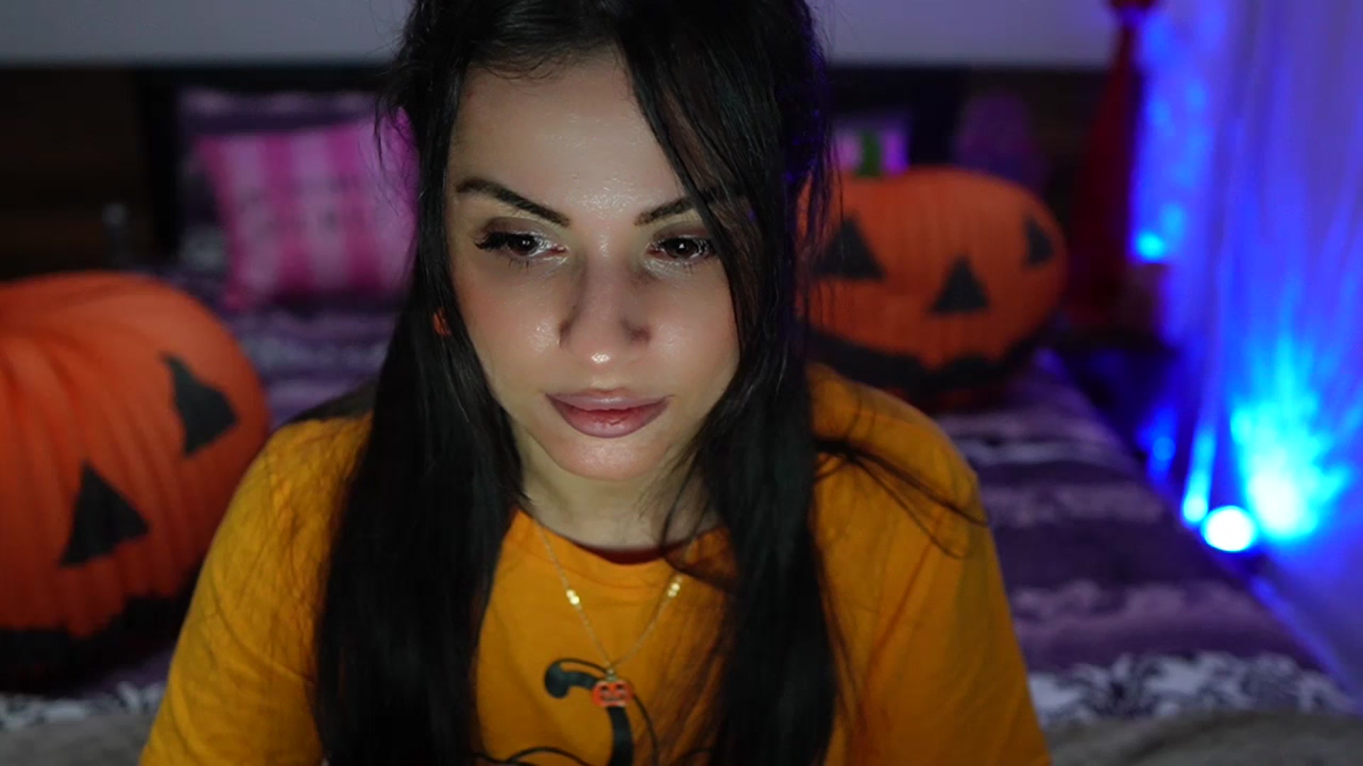 Gallery image thumbnail from TinyAndrea's myfreecams stream on, 10/31/2023, 24:02 image 19 of 20