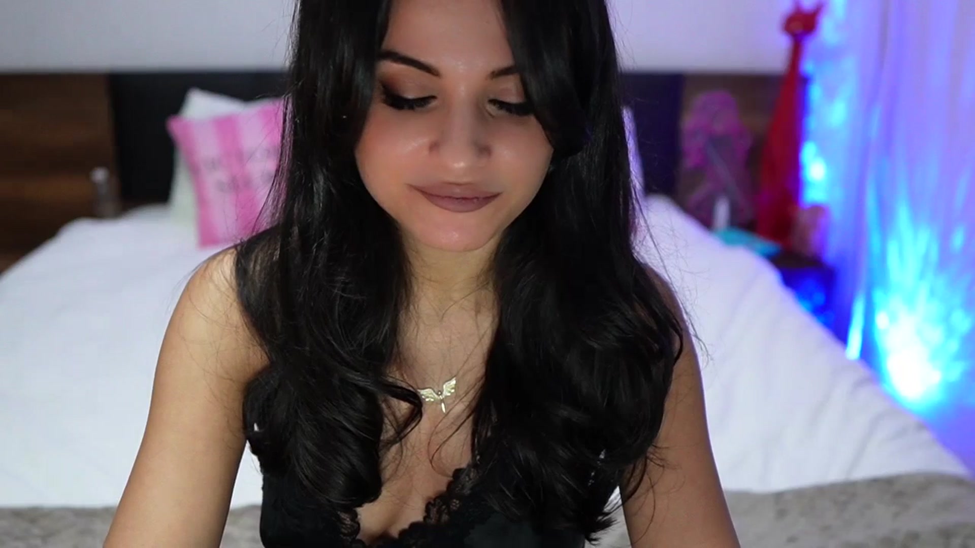 Gallery image thumbnail from TinyAndrea's myfreecams stream on, 12/01/2023, 02:56 image 18 of 20