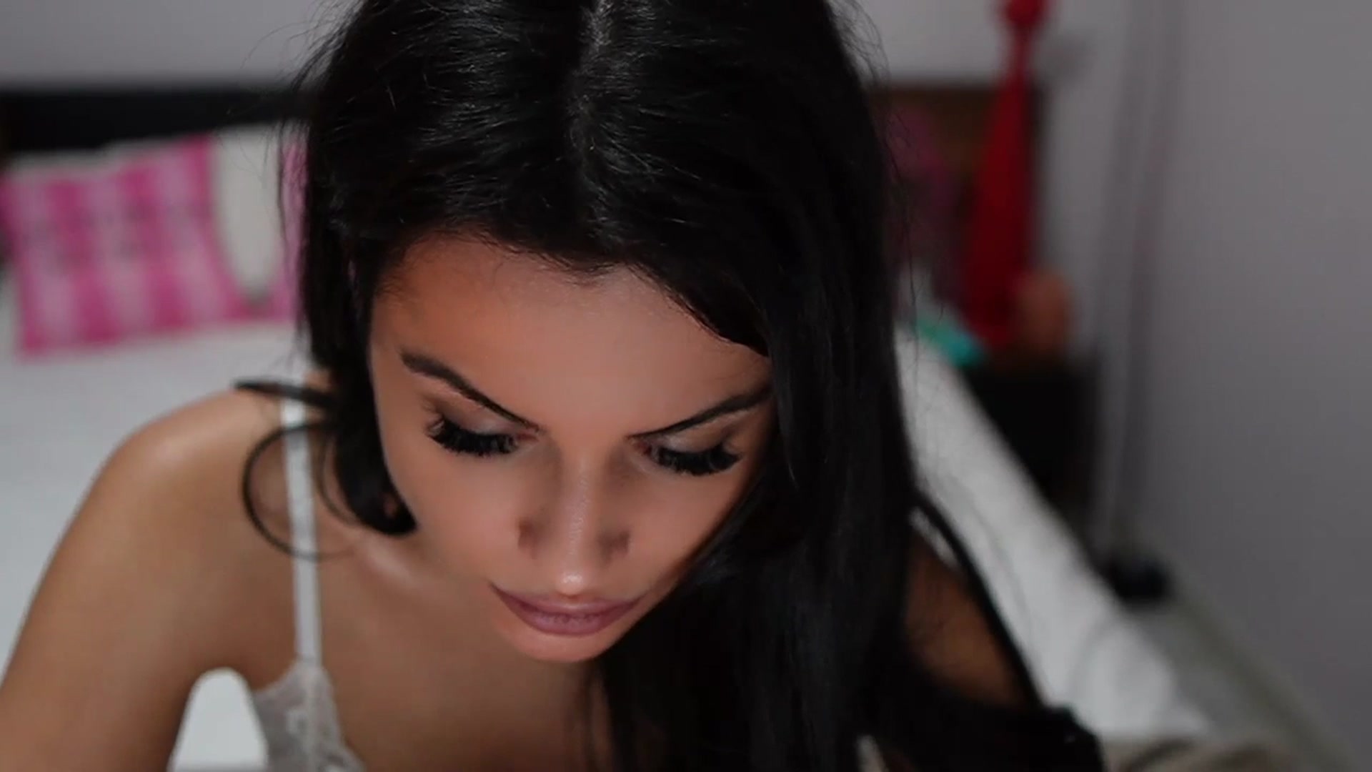 Gallery image thumbnail from TinyAndrea's myfreecams stream on, 12/03/2023, 24:46 image 10 of 20
