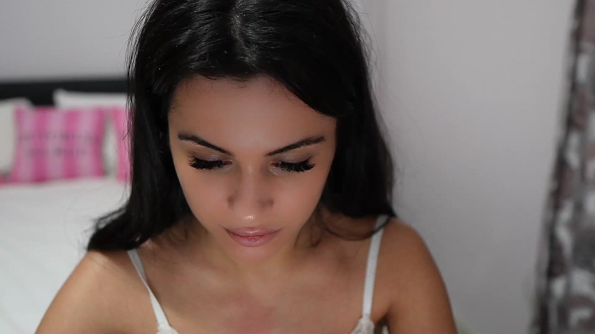 Gallery image thumbnail from TinyAndrea's myfreecams stream on, 12/03/2023, 04:47 image 5 of 20