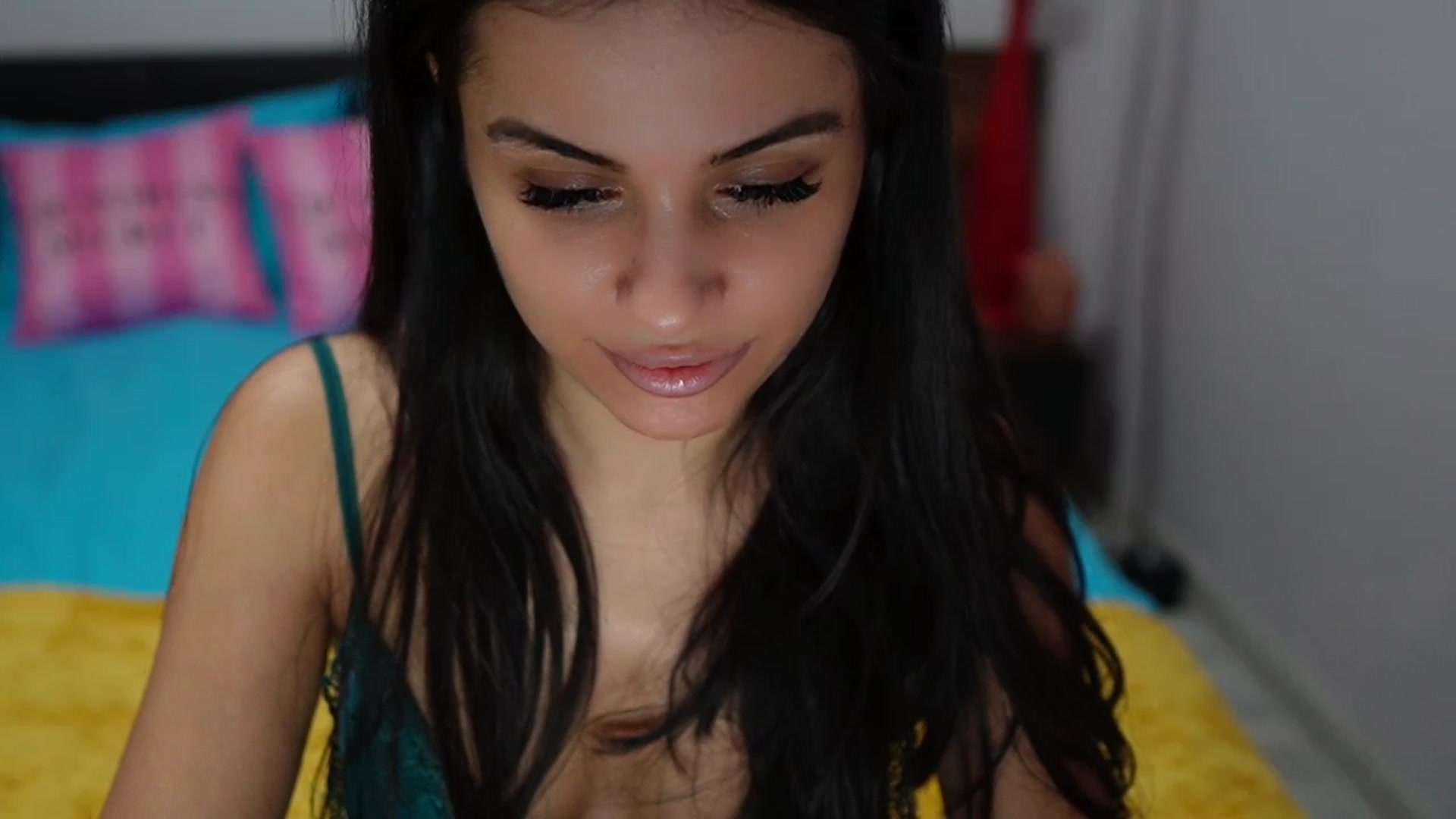 Gallery image thumbnail from TinyAndrea's myfreecams stream on, 12/12/2023, 07:03 image 12 of 20