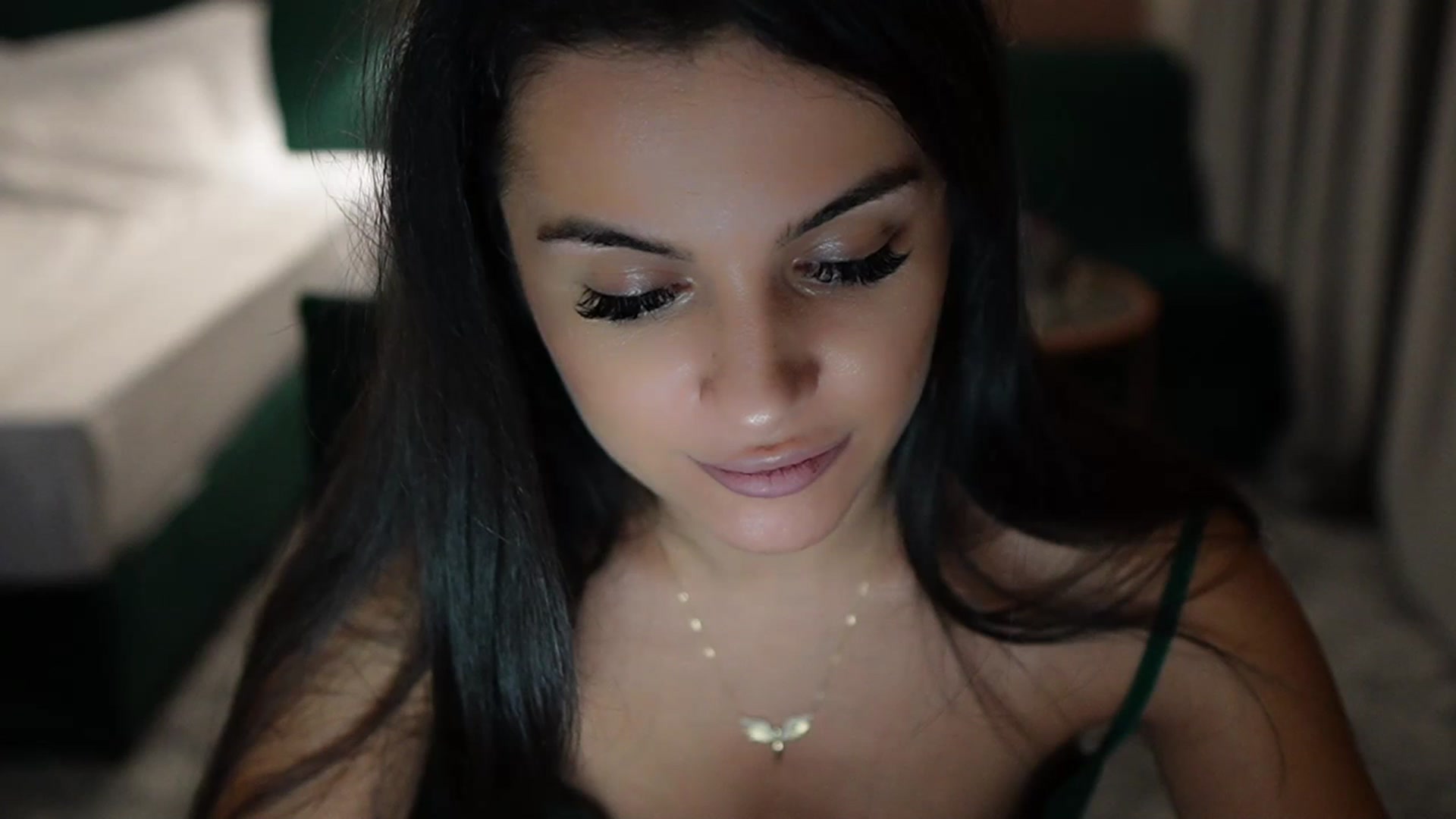 Gallery image thumbnail from TinyAndrea's myfreecams stream on, 12/25/2023, 24:01 image 18 of 20
