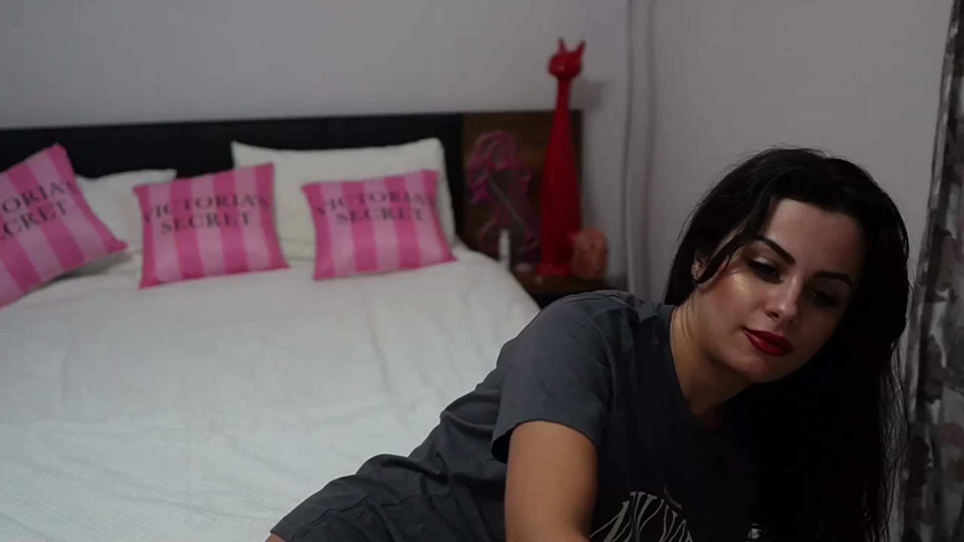 Gallery image thumbnail from TinyAndrea's myfreecams stream on, 01/05/2024, 01:00 image 15 of 20