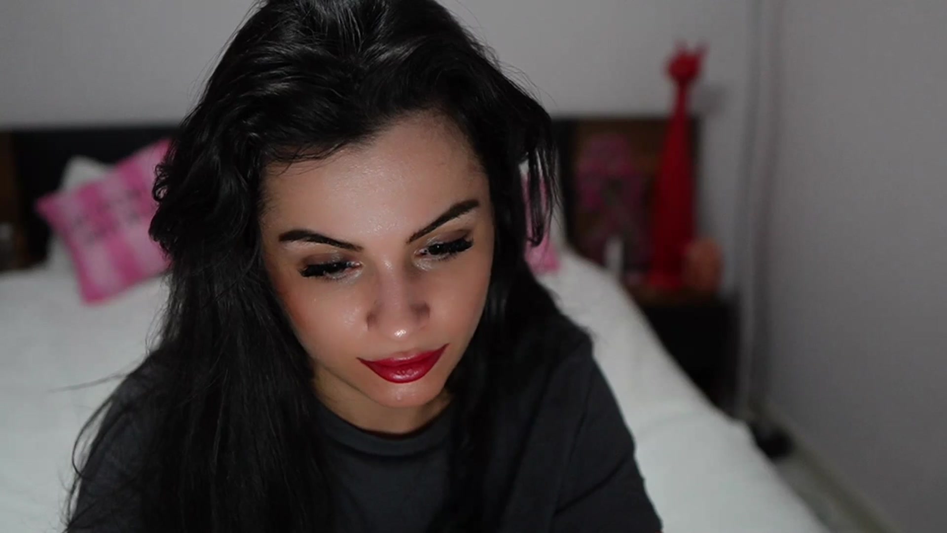 Gallery image thumbnail from TinyAndrea's myfreecams stream on, 01/05/2024, 01:00 image 18 of 20