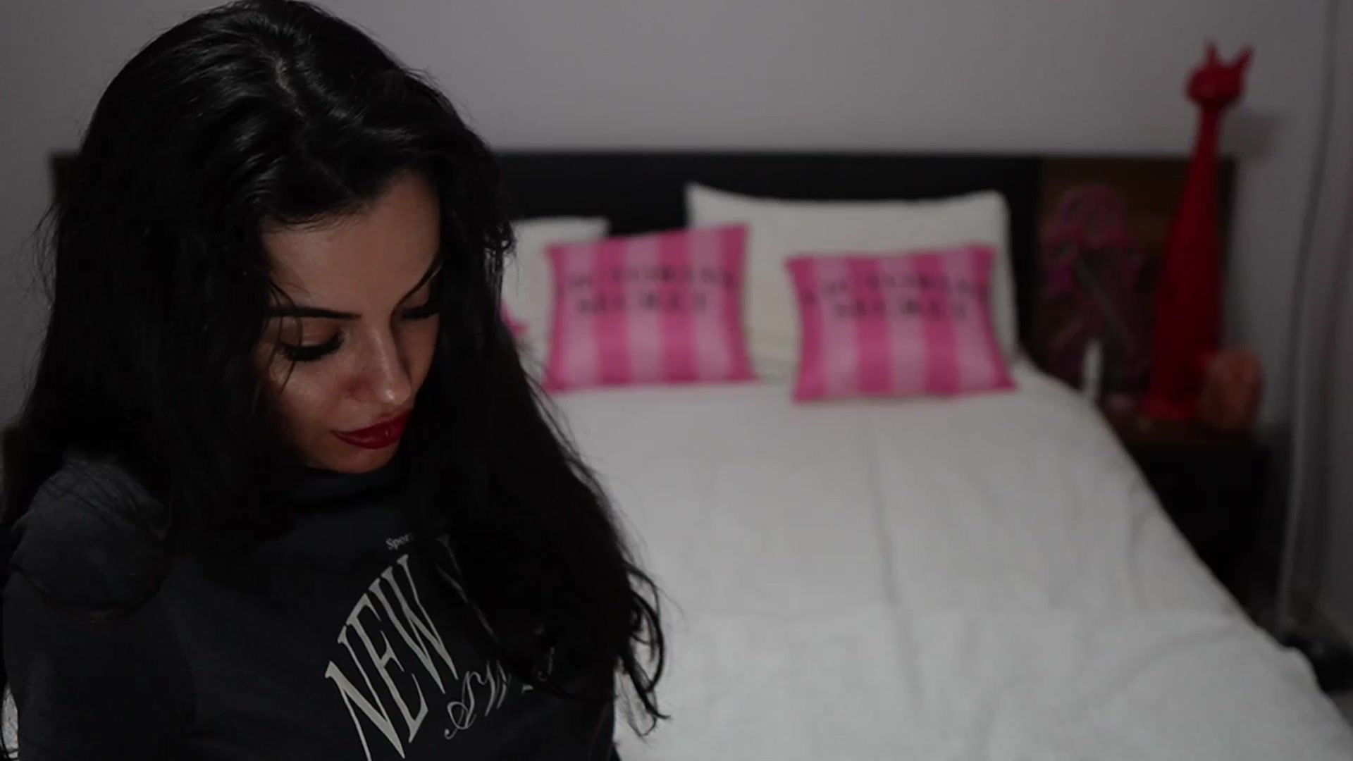 Gallery image thumbnail from TinyAndrea's myfreecams stream on, 01/05/2024, 03:08 image 7 of 20