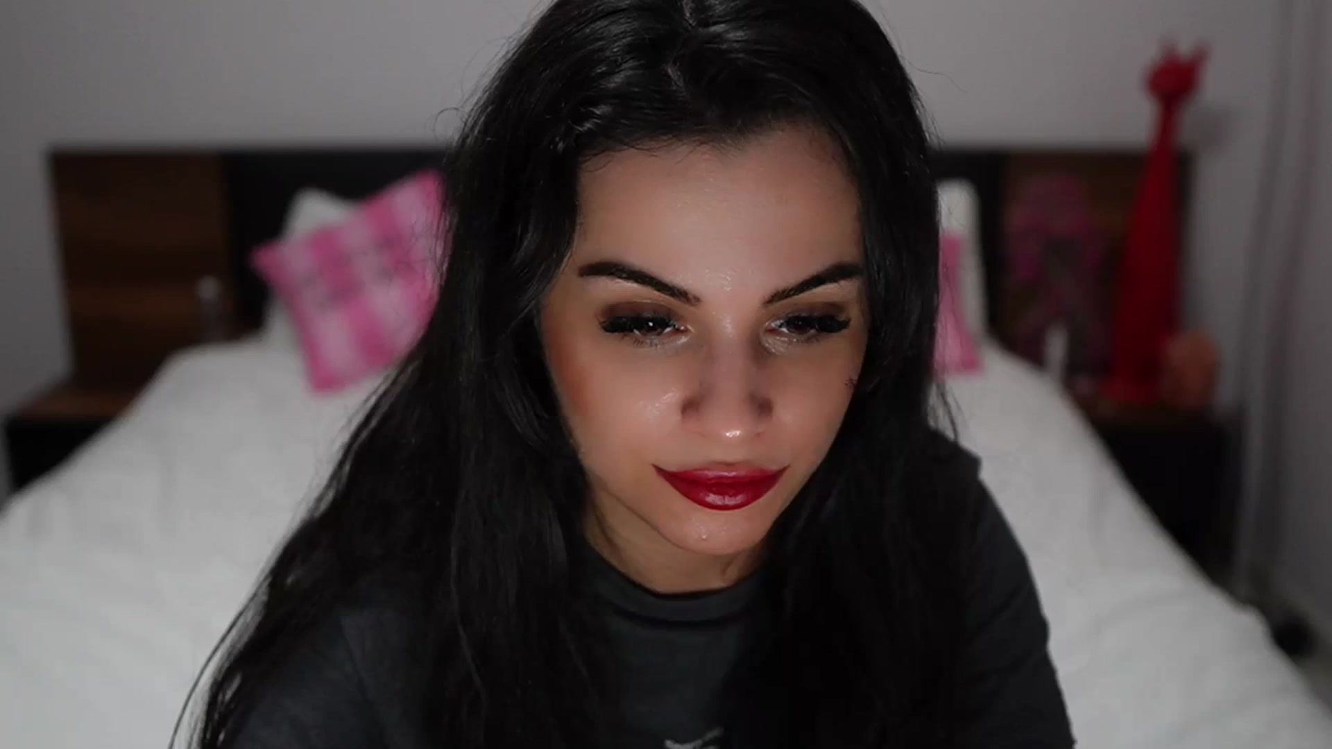 Gallery image thumbnail from TinyAndrea's myfreecams stream on, 01/05/2024, 03:08 image 1 of 20