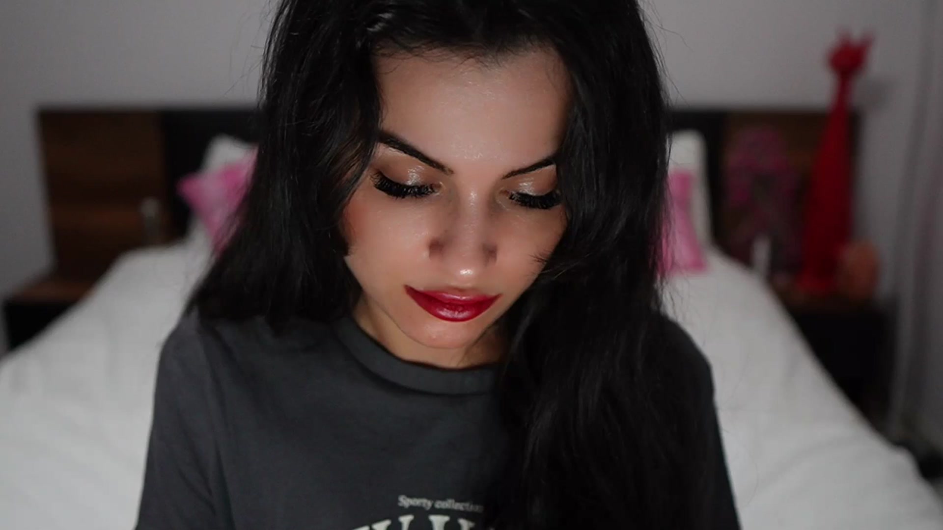 Gallery image thumbnail from TinyAndrea's myfreecams stream on, 01/05/2024, 03:08 image 6 of 20