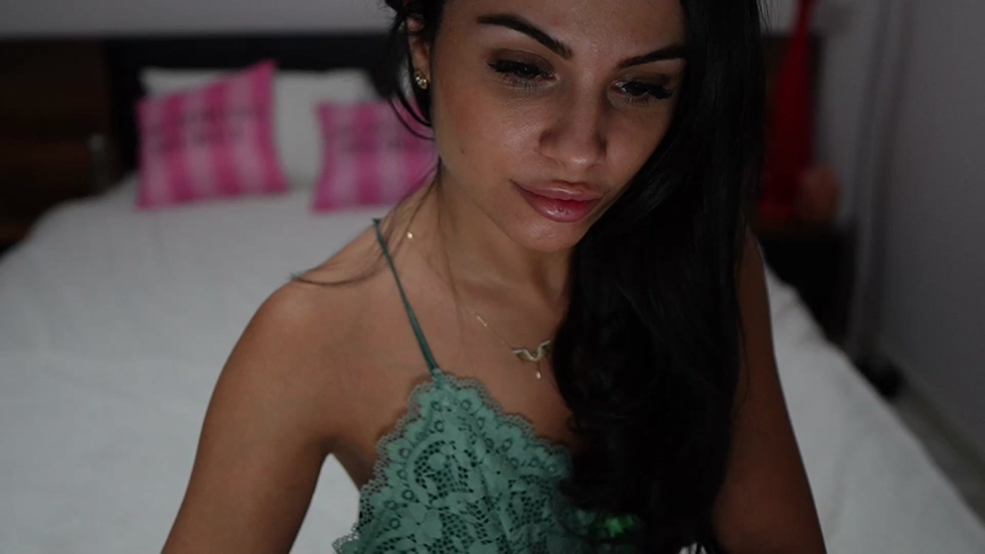 Gallery image thumbnail from TinyAndrea's myfreecams stream on, 01/12/2024, 04:02 image 6 of 20