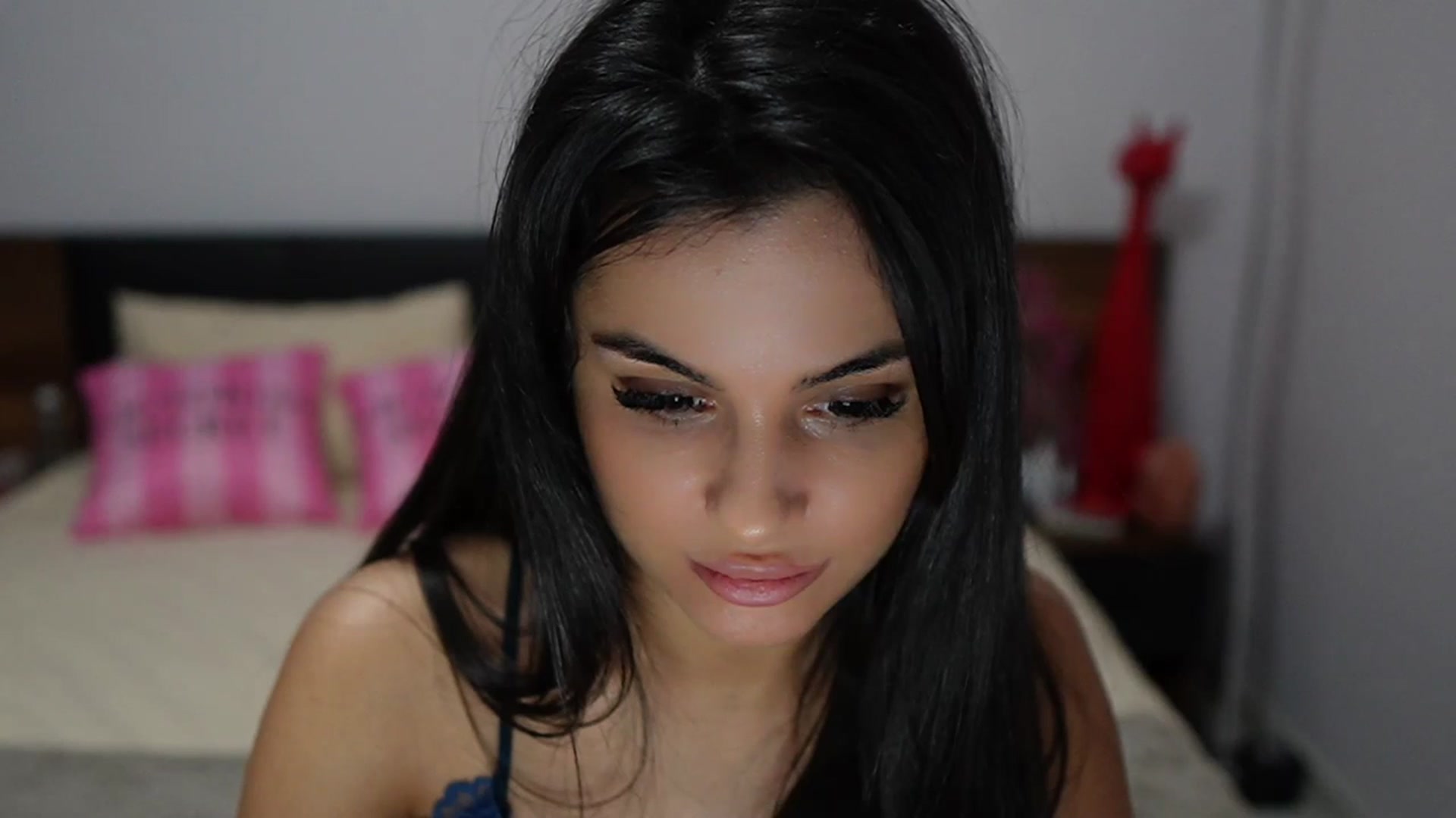 Gallery image thumbnail from TinyAndrea's myfreecams stream on, 03/08/2024, 05:32 image 14 of 20