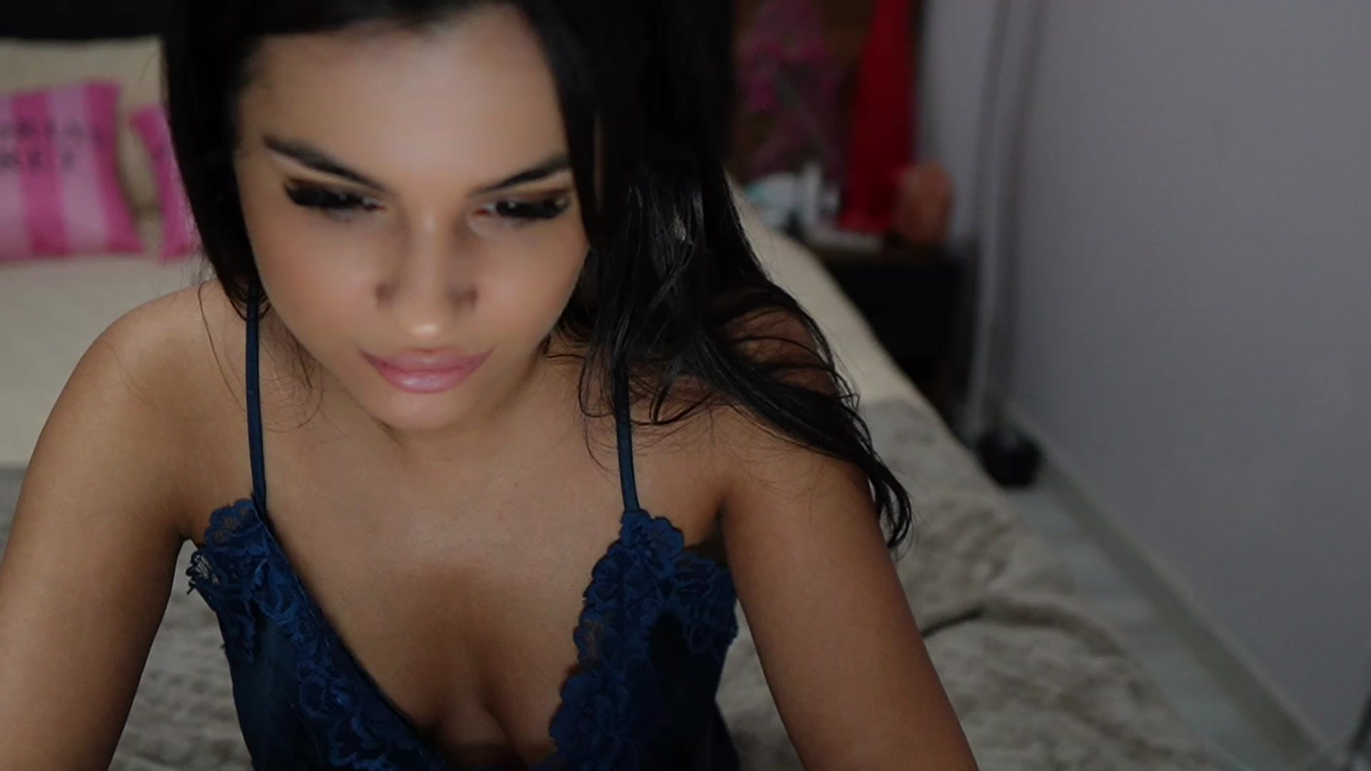 Gallery image thumbnail from TinyAndrea's myfreecams stream on, 03/08/2024, 05:32 image 1 of 20
