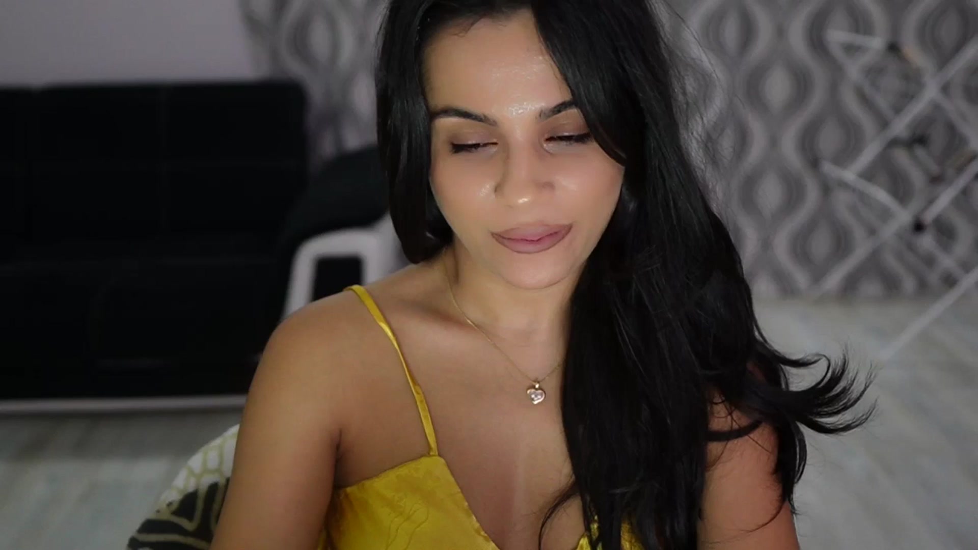 Gallery image thumbnail from TinyAndrea's myfreecams stream on, 09/09/2025, 04:09 image 5 of 20