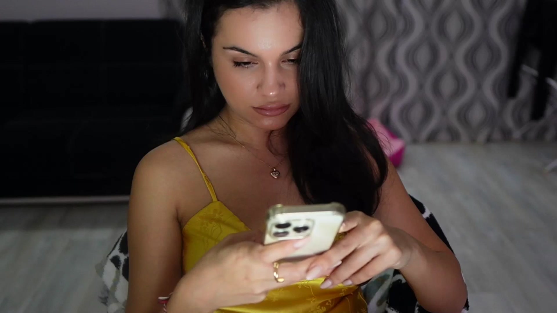 Gallery image thumbnail from TinyAndrea's myfreecams stream on, 10/23/2025, 04:37 image 7 of 20