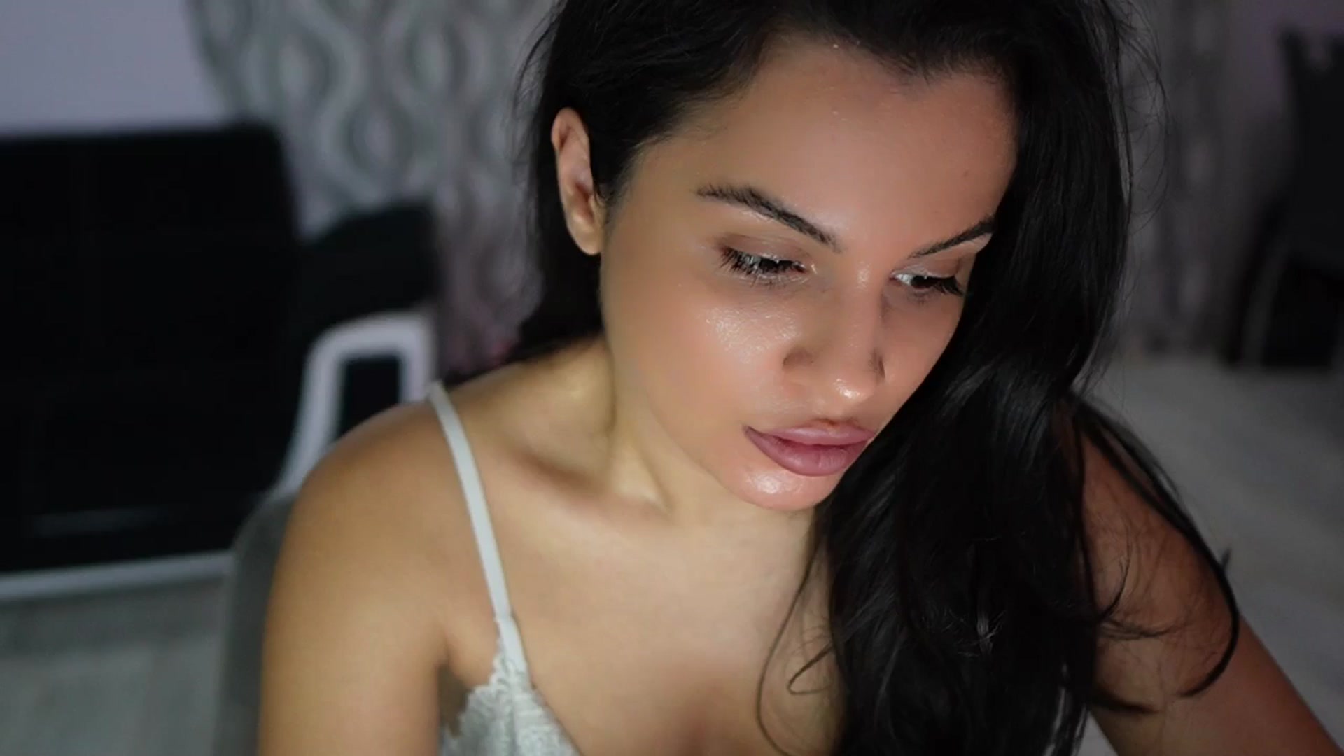 Gallery image thumbnail from TinyAndrea's myfreecams stream on, 11/11/2025, 05:26 image 1 of 20