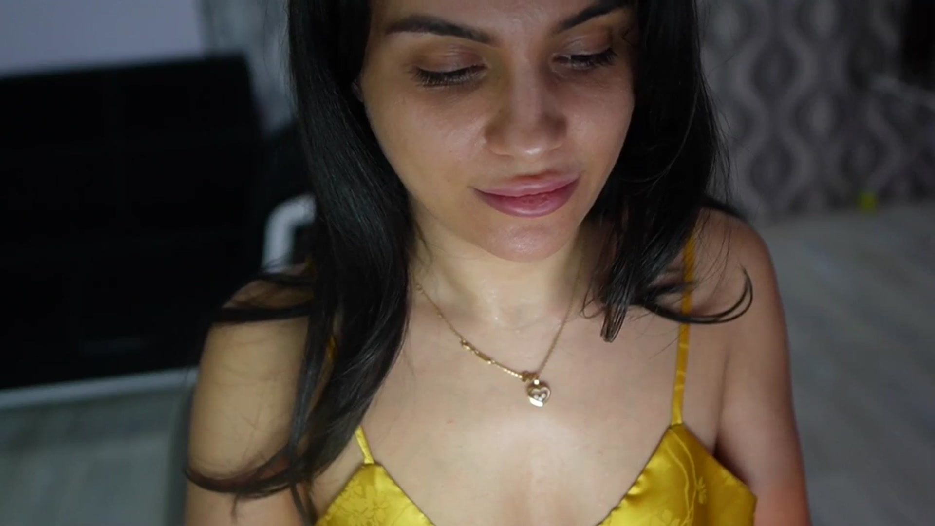 Gallery image thumbnail from TinyAndrea's myfreecams stream on, 12/28/2025, 03:01 image 18 of 20