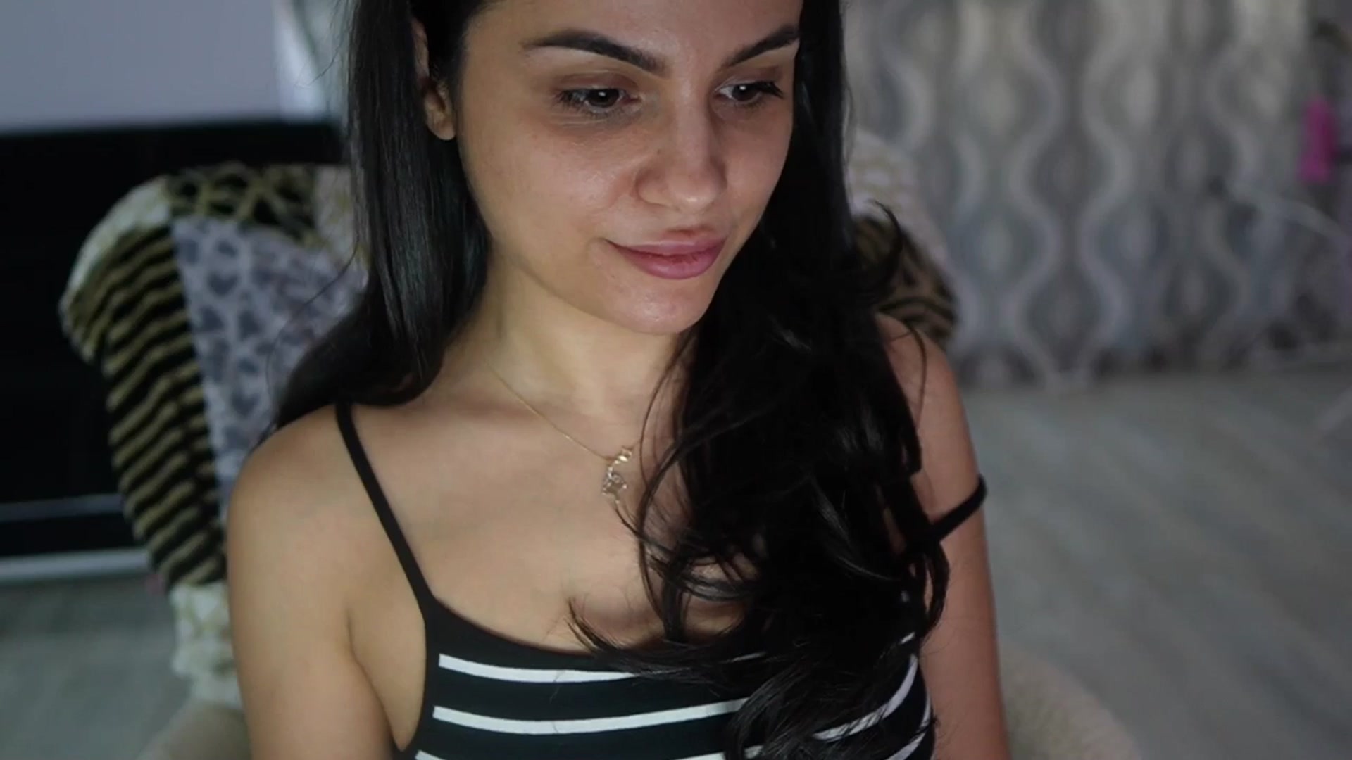 Gallery image thumbnail from TinyAndrea's myfreecams stream on, 01/01/2026, 07:50 image 17 of 20