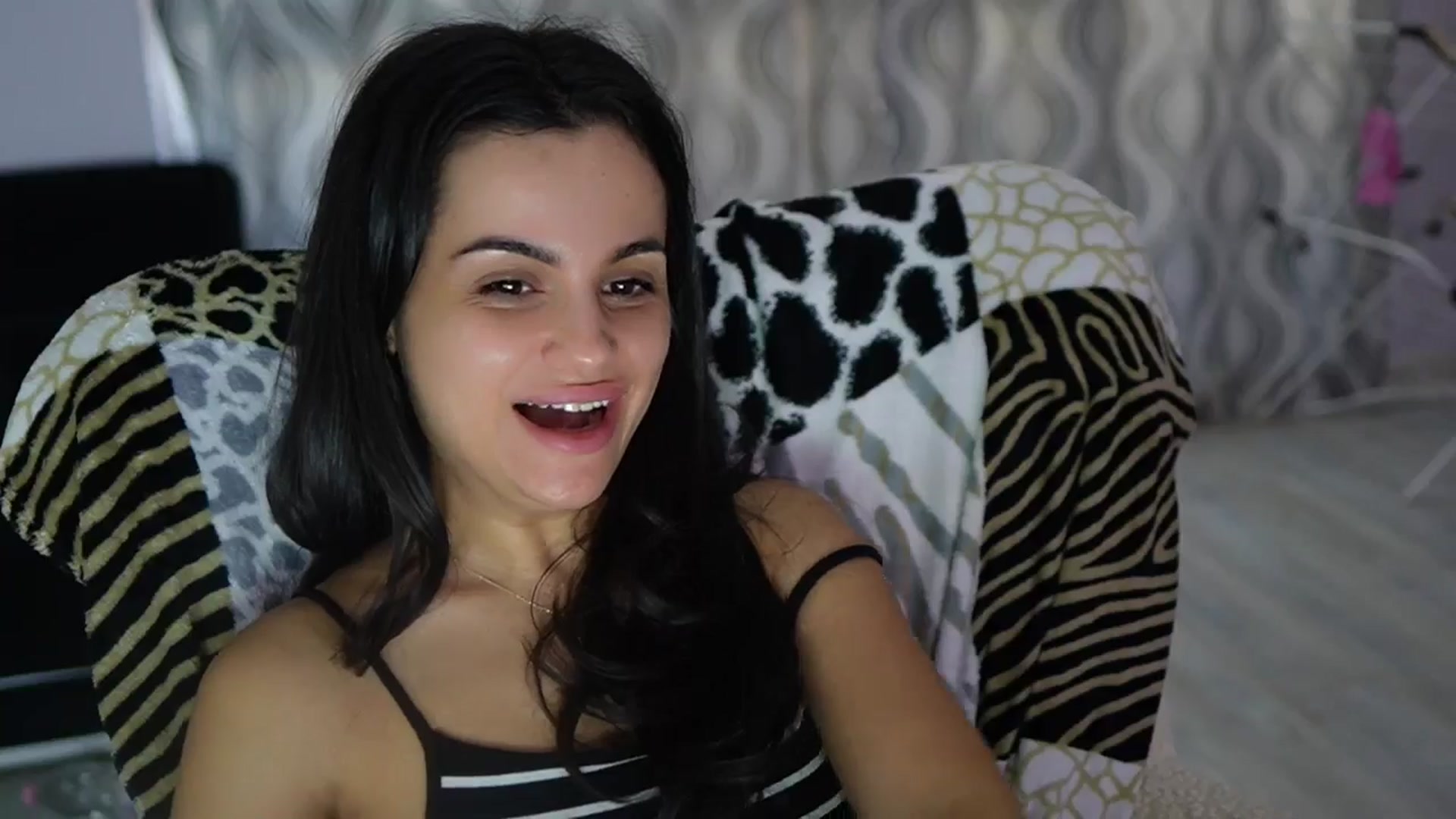 Gallery image thumbnail from TinyAndrea's myfreecams stream on, 01/01/2026, 07:50 image 18 of 20