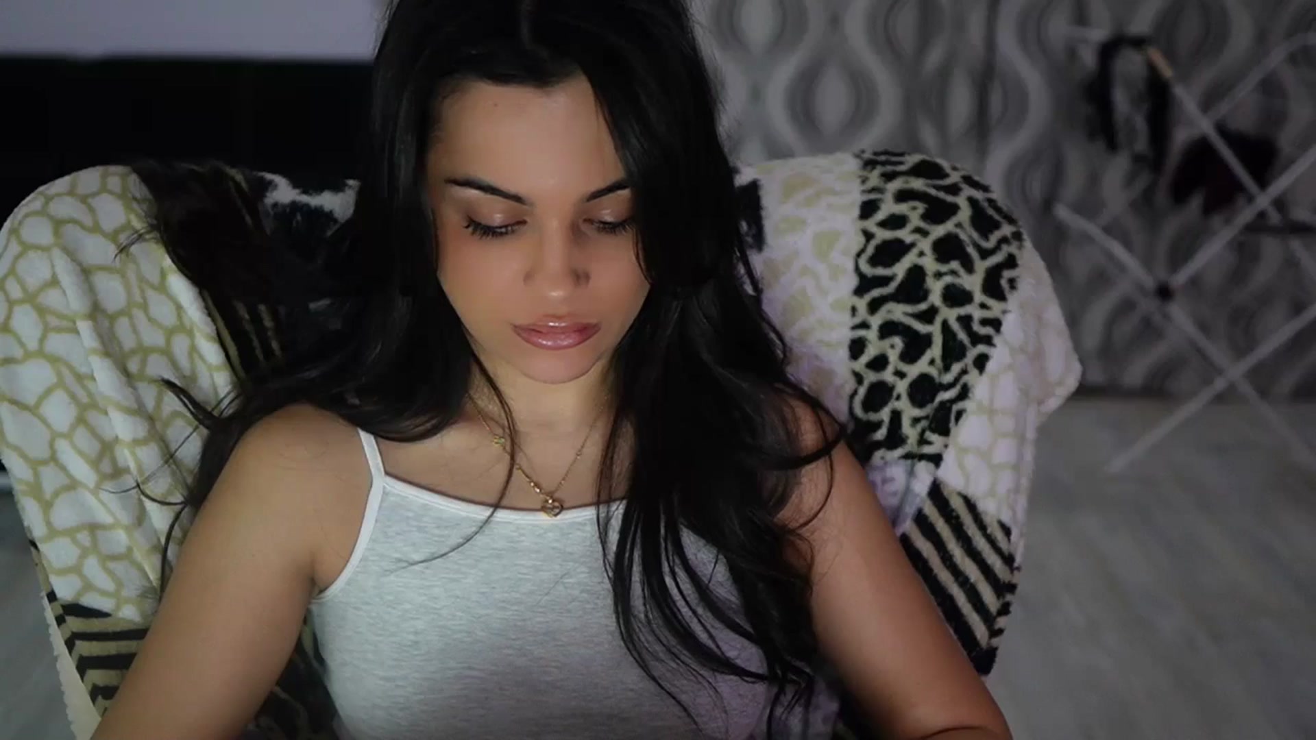 Gallery image thumbnail from TinyAndrea's myfreecams stream on, 02/02/2026, 04:57 image 3 of 20
