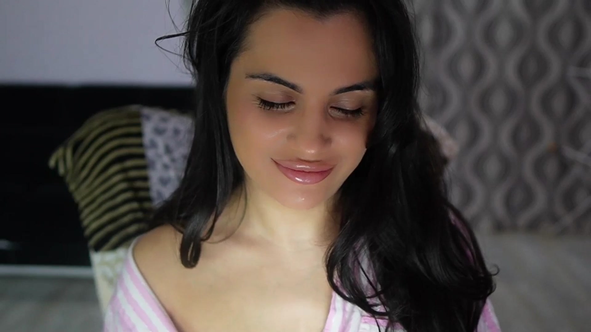 Gallery image thumbnail from TinyAndrea's myfreecams stream on, 02/18/2026, 03:37 image 6 of 20